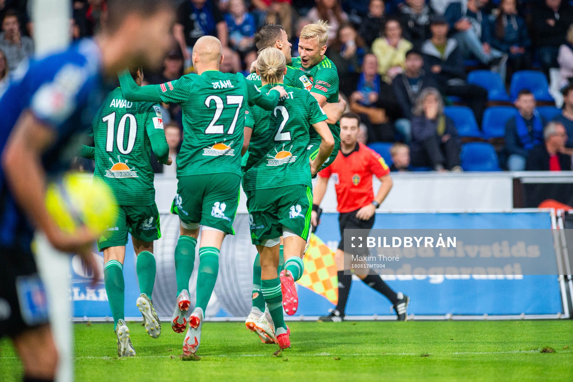 Dalkurds Eero Markkanen blir omkramad