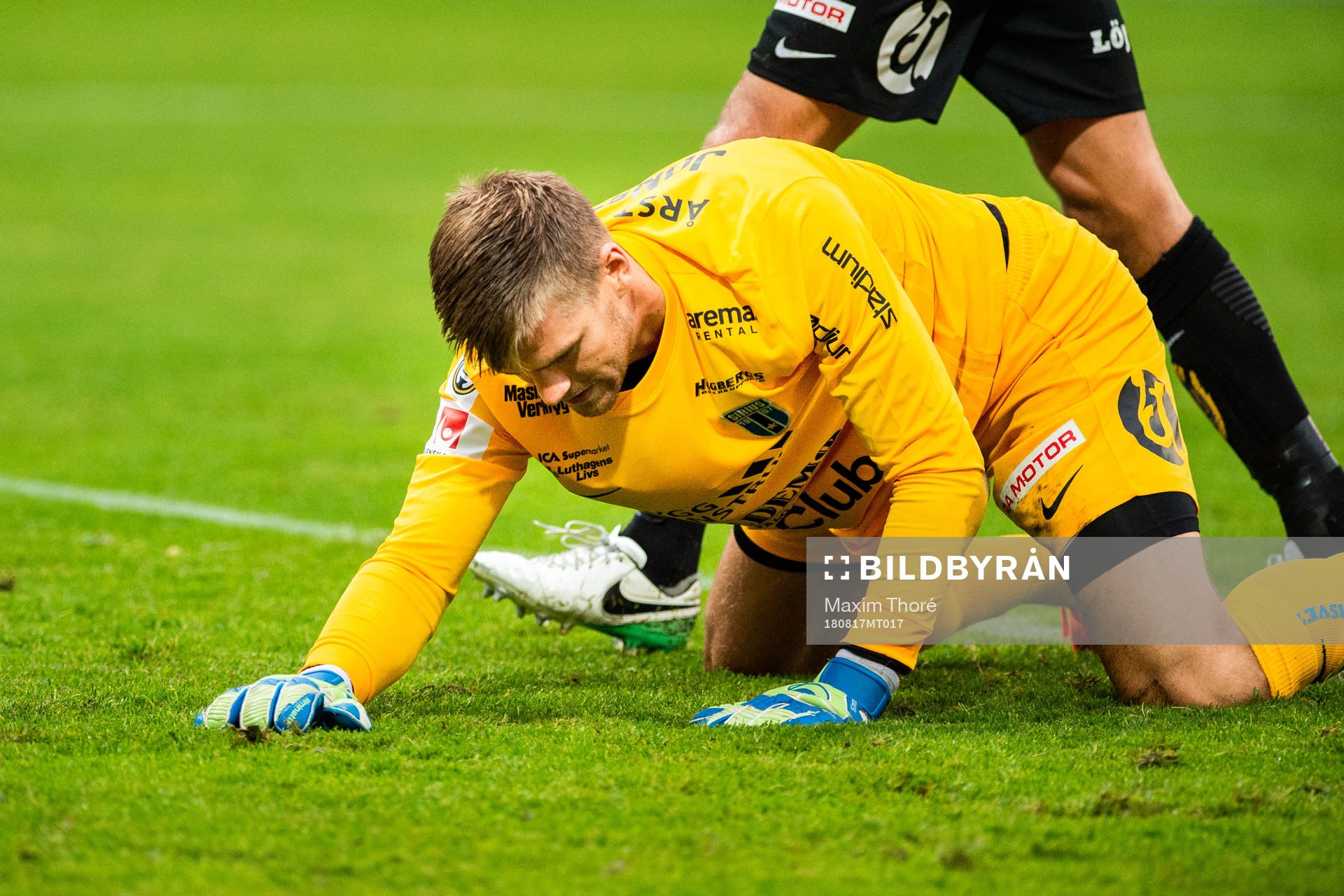 Sirius målvakt Lukas Jonsson deppar