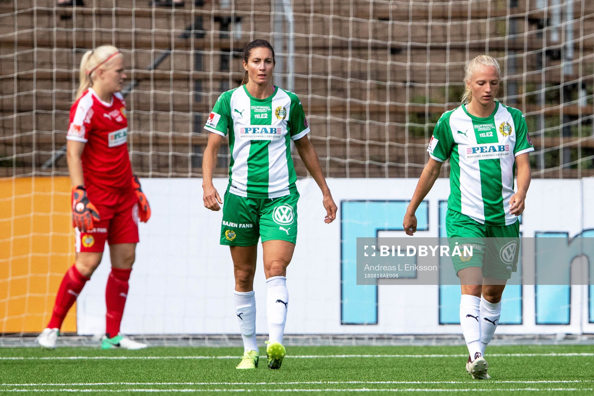 Hammarbys målvakt Emma Holmgren, Madeleine Tegström och