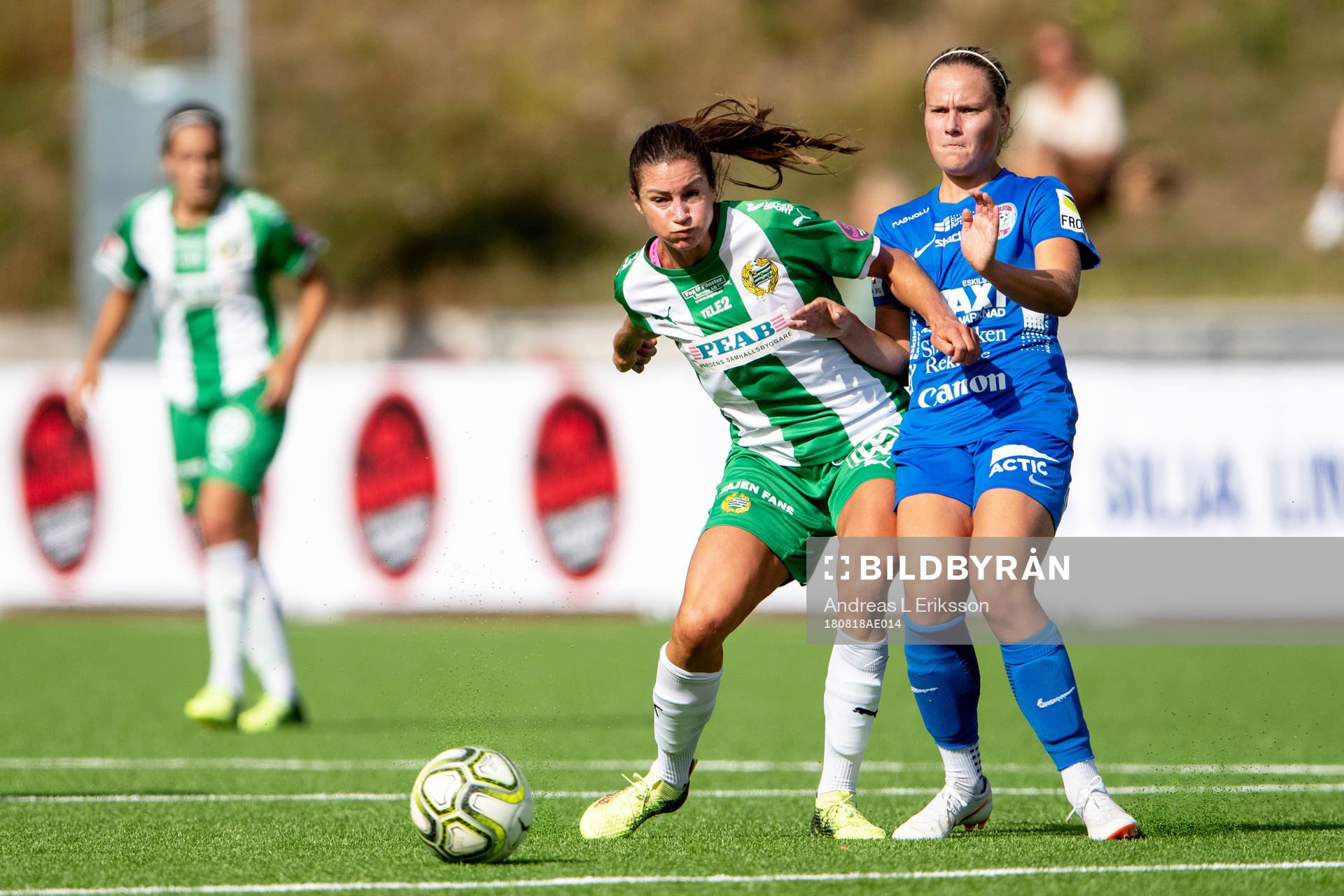 Hammarbys Madeleine Tegström och Eskilstunas Julia Tunturi