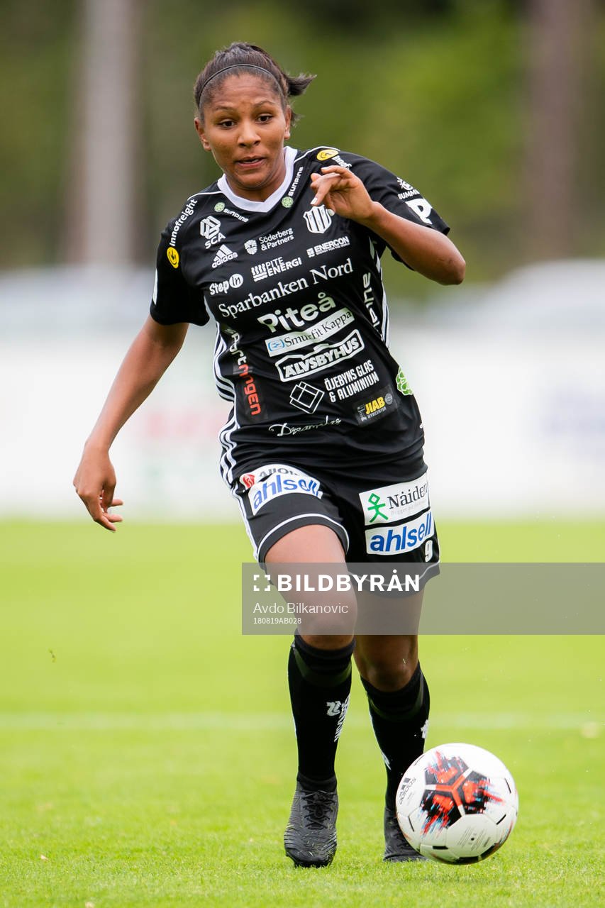 Piteås Madelen Janogy