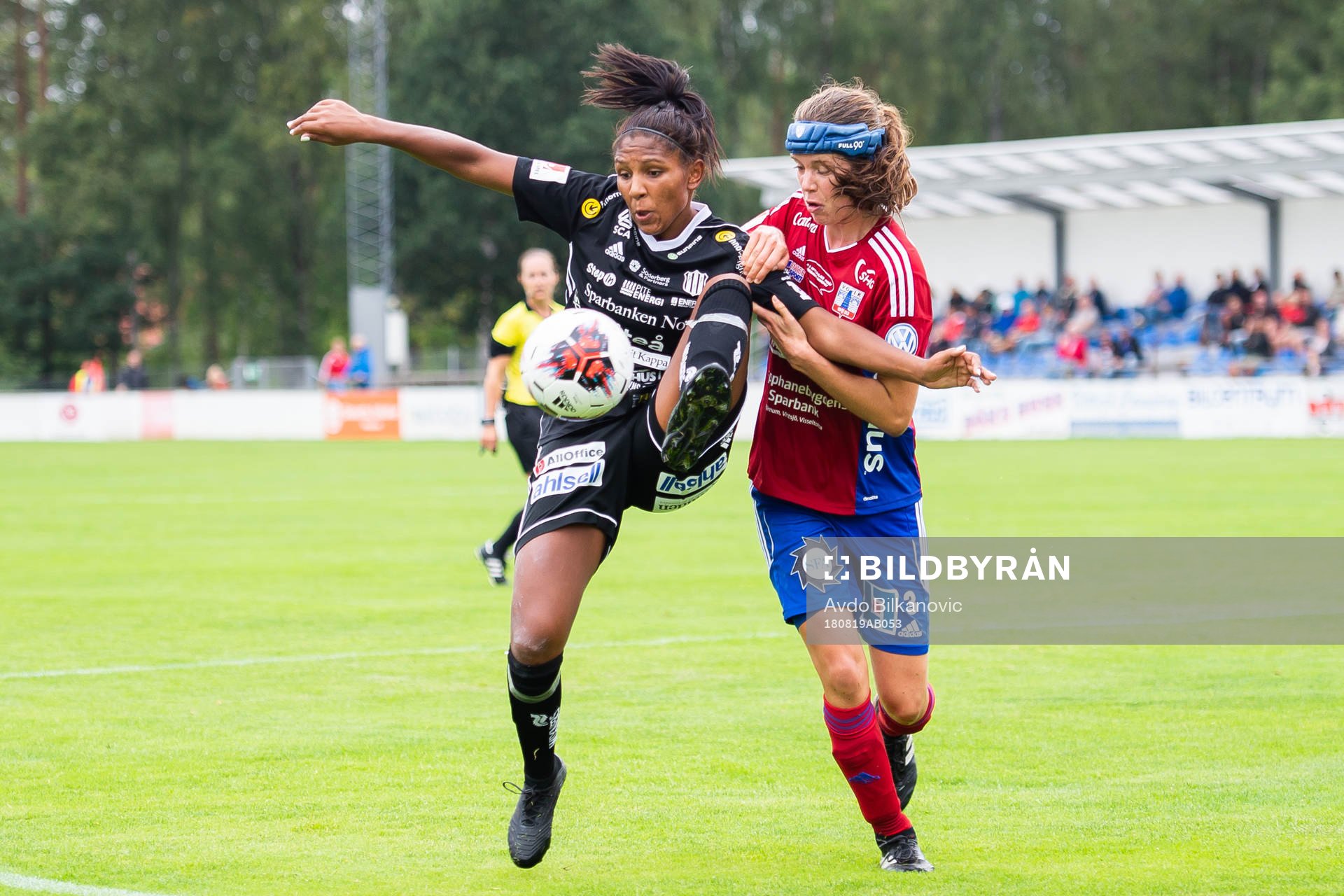 Piteås Madelen Janogy och Vittsjös Sofie Junge Pedersen