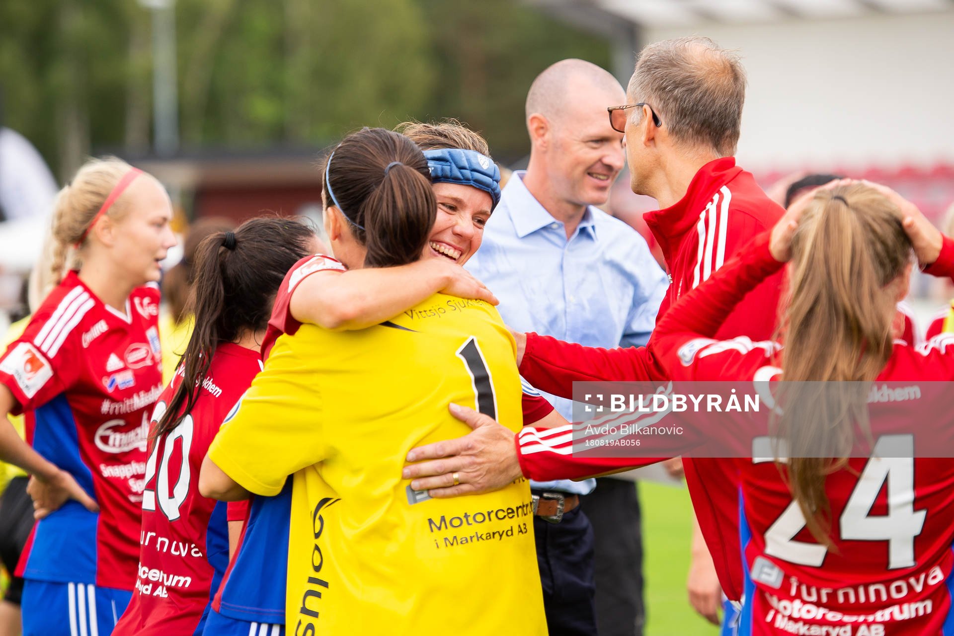 Vittsjös målvakt Shannon Lynn och Sofie Junge Pedersen