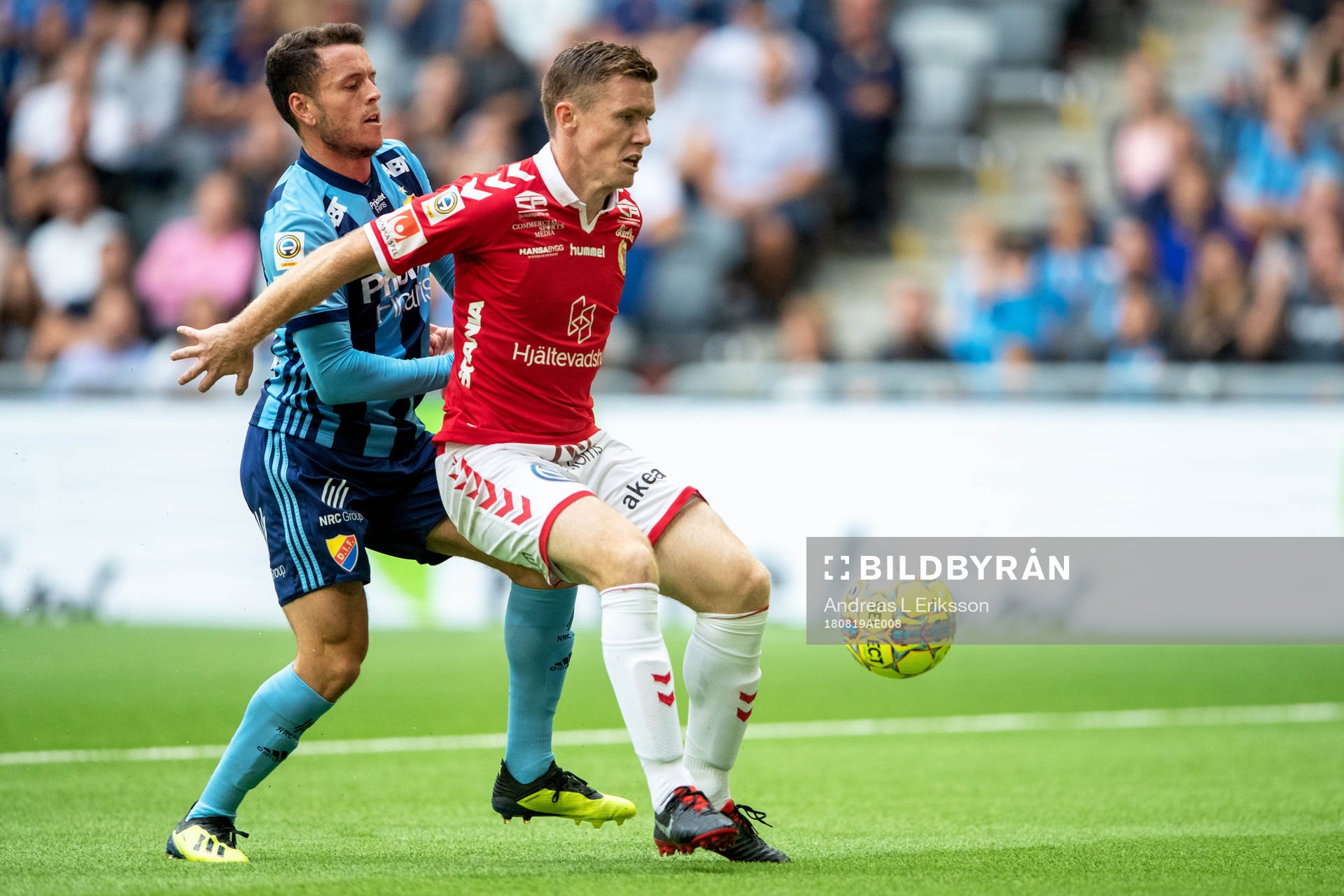 Djurgårdens Kerim Mrabti och Kalmars Victor Agardius