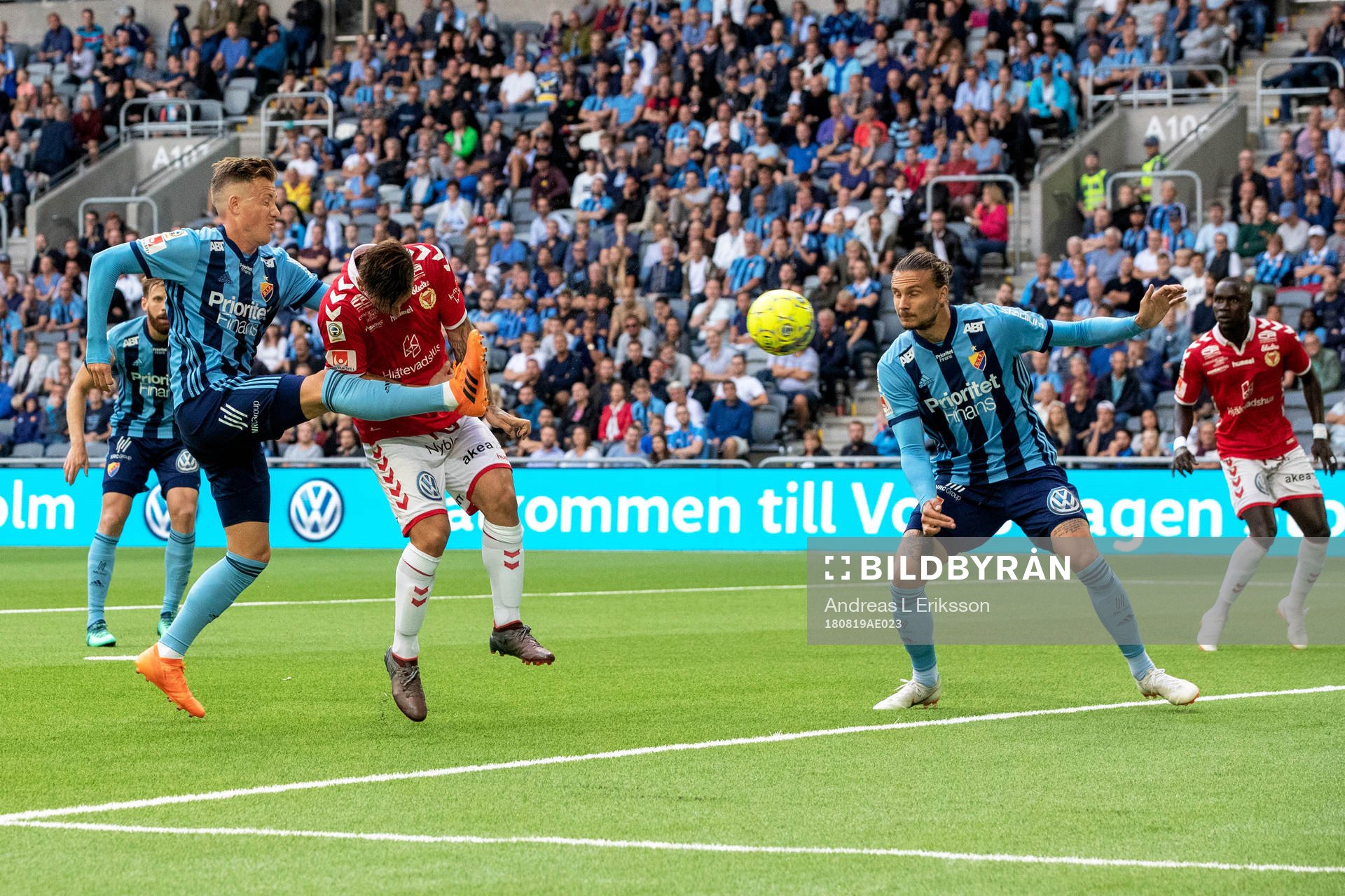 Djurgårdens Fredrik Ulvestad lyckas inte stoppa  Kalmars