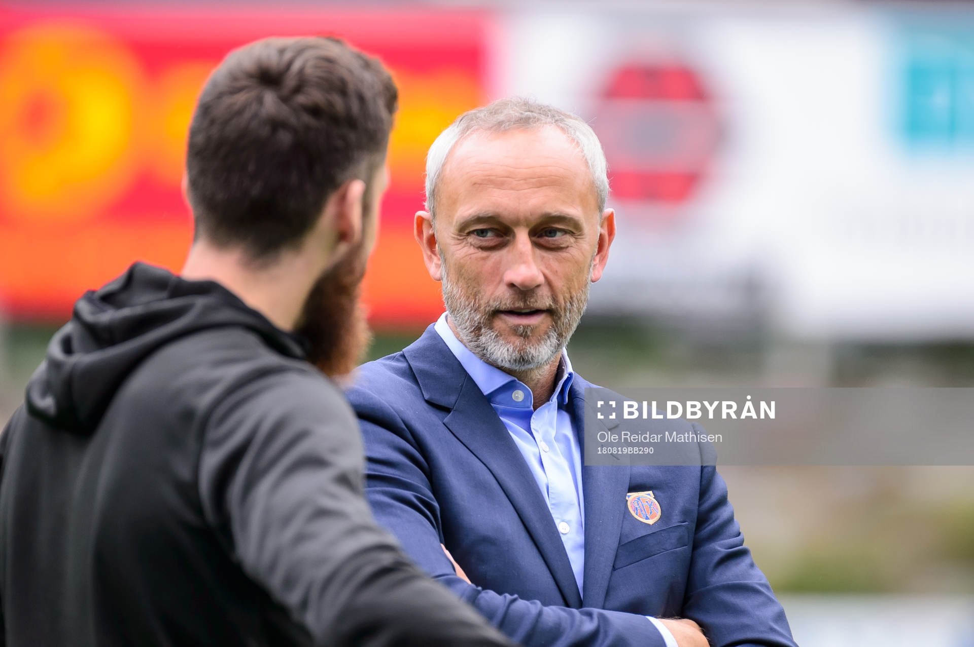 Lars Bohinen, head coach of Aalesund, talking with