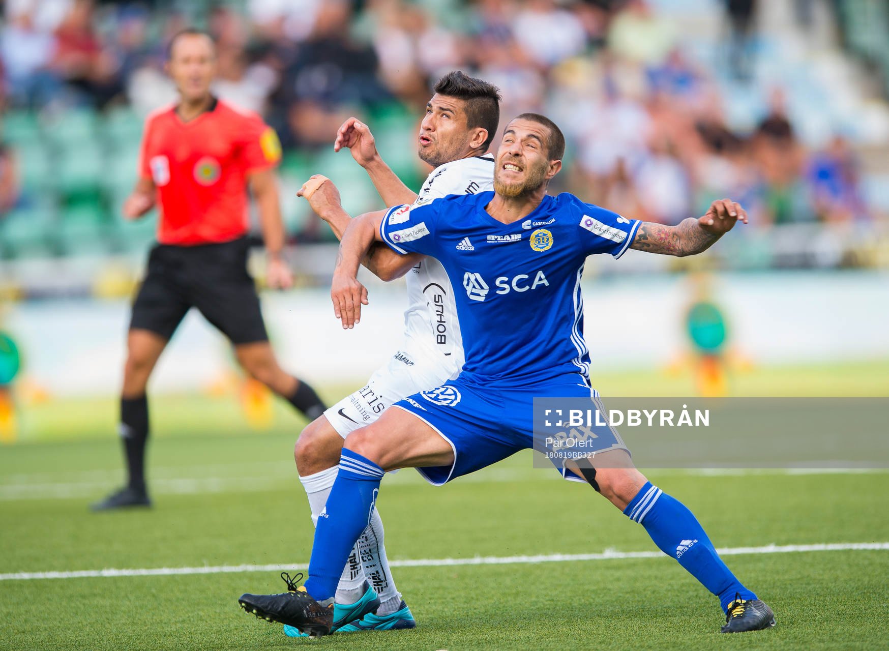 Häckens Paulinho och Sundsvalls Juan Jose Ciercoles Sagra