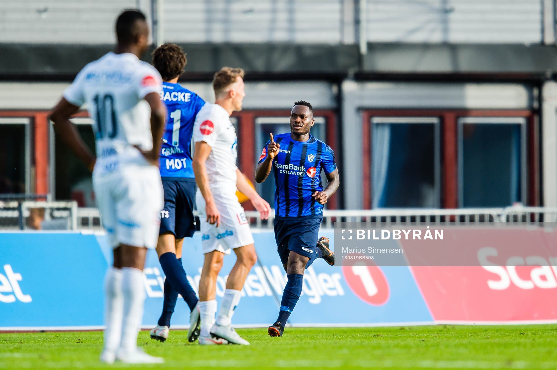 Bi Sylvestre Franck Fortune Boli of Stabæk celebrates the