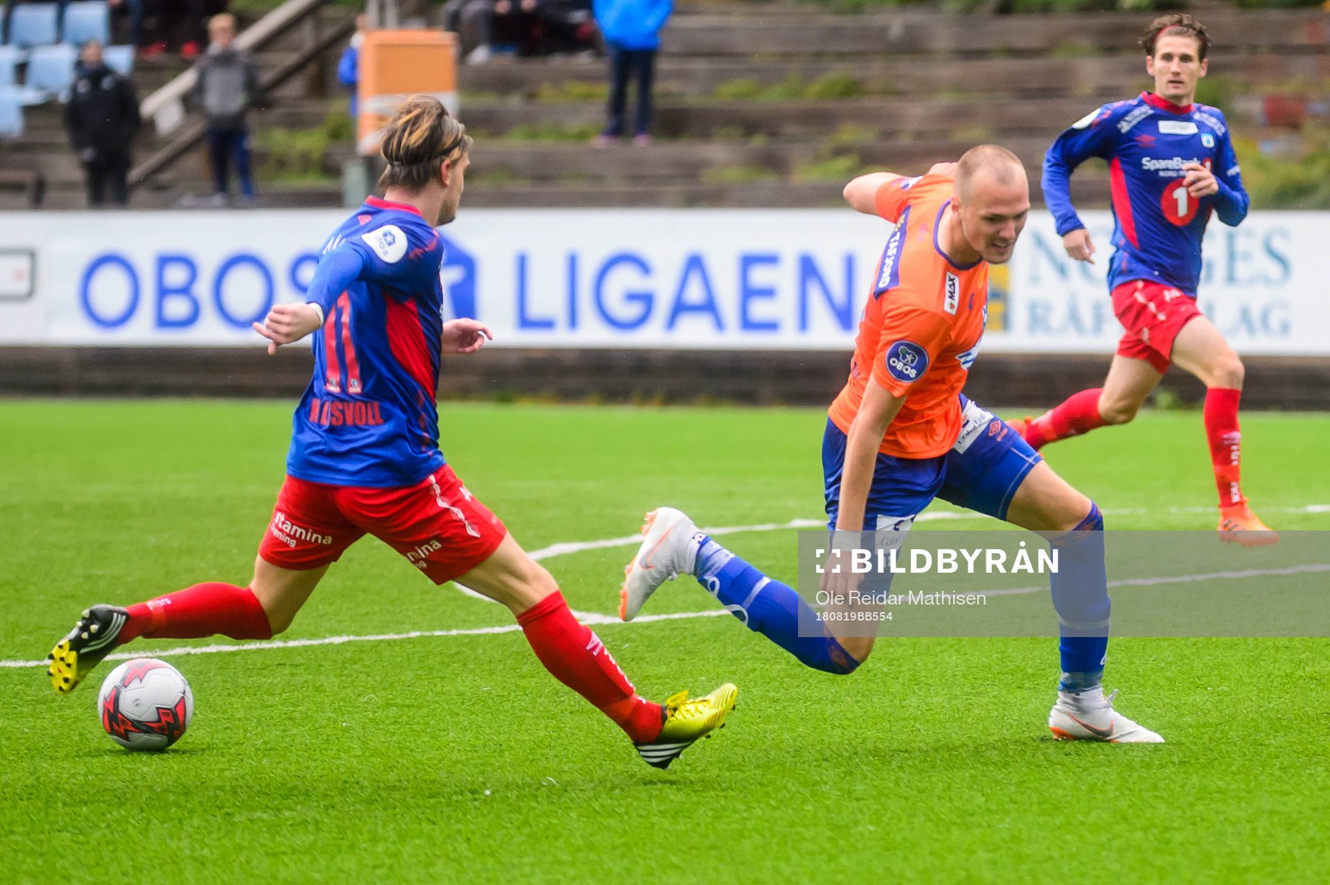 Aron Elís Thrándarson of Aalesund and Håvard Lysvoll of