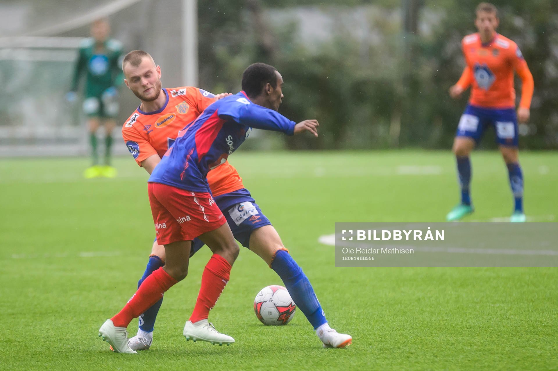 Aron Elís Thrándarson of Aalesund and Mohammed Ahamed of