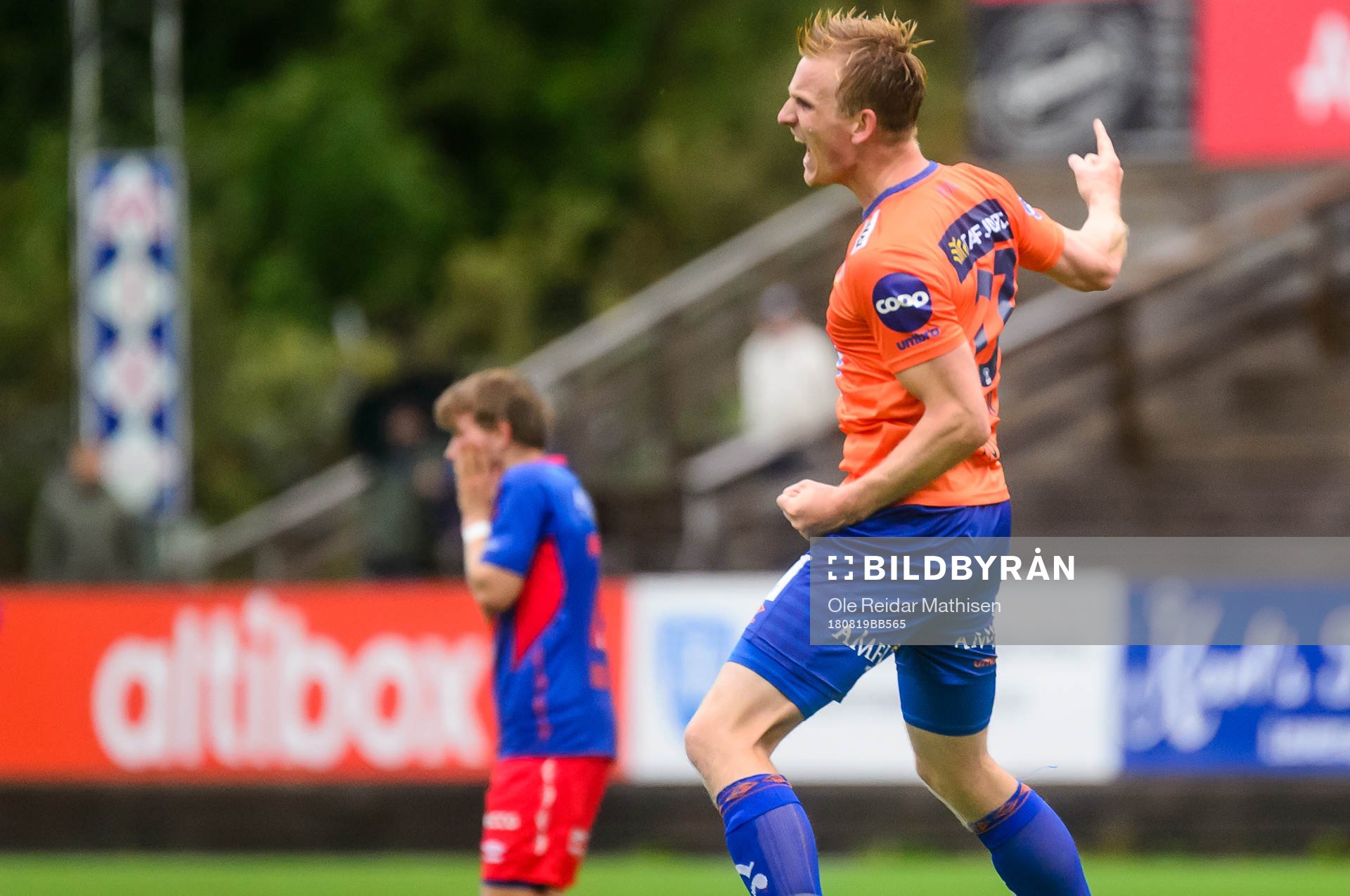 Torbjørn Agdestein of Aalesund celebrates 2-2