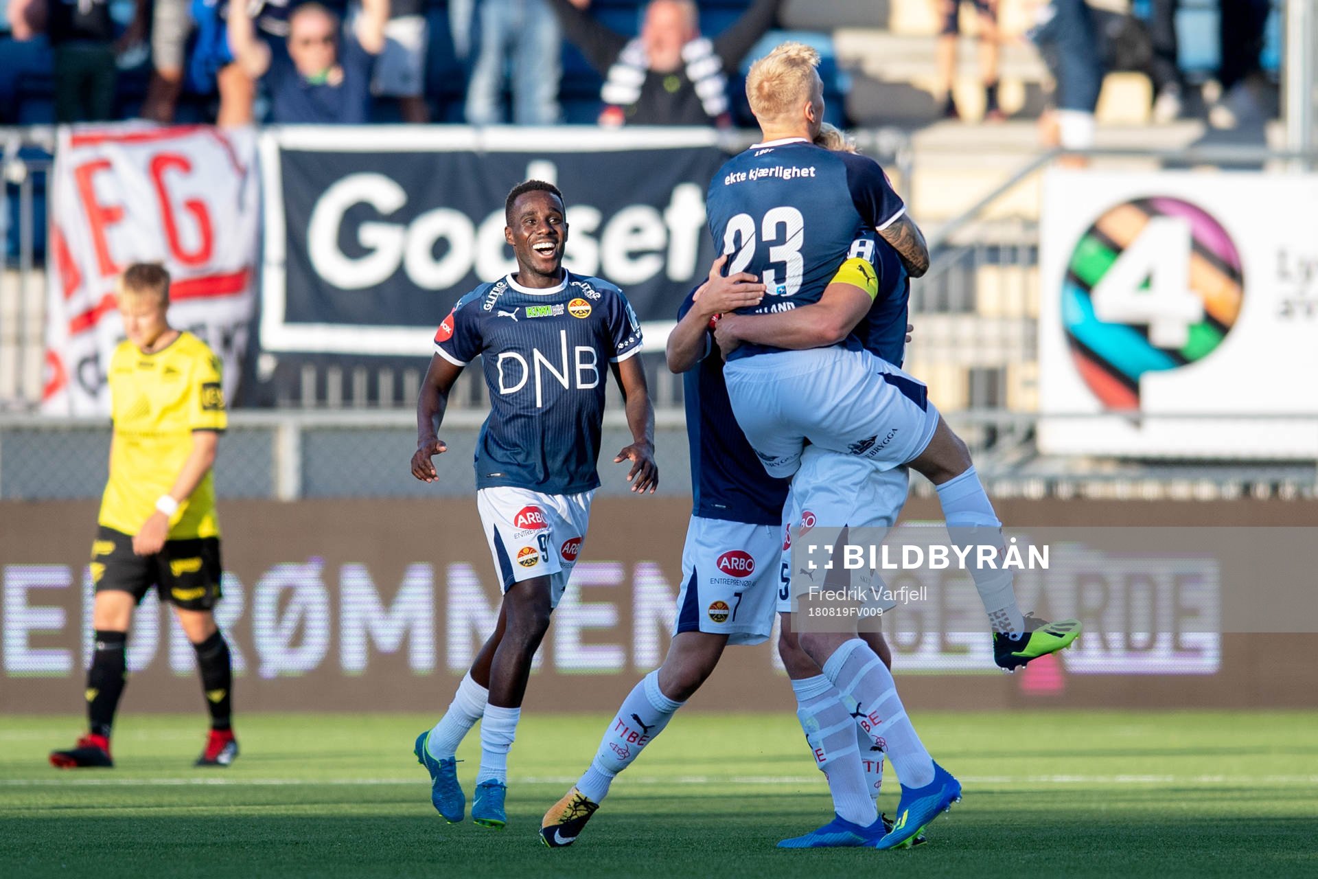 Jakob Glesnes of Strømsgodset celebrates