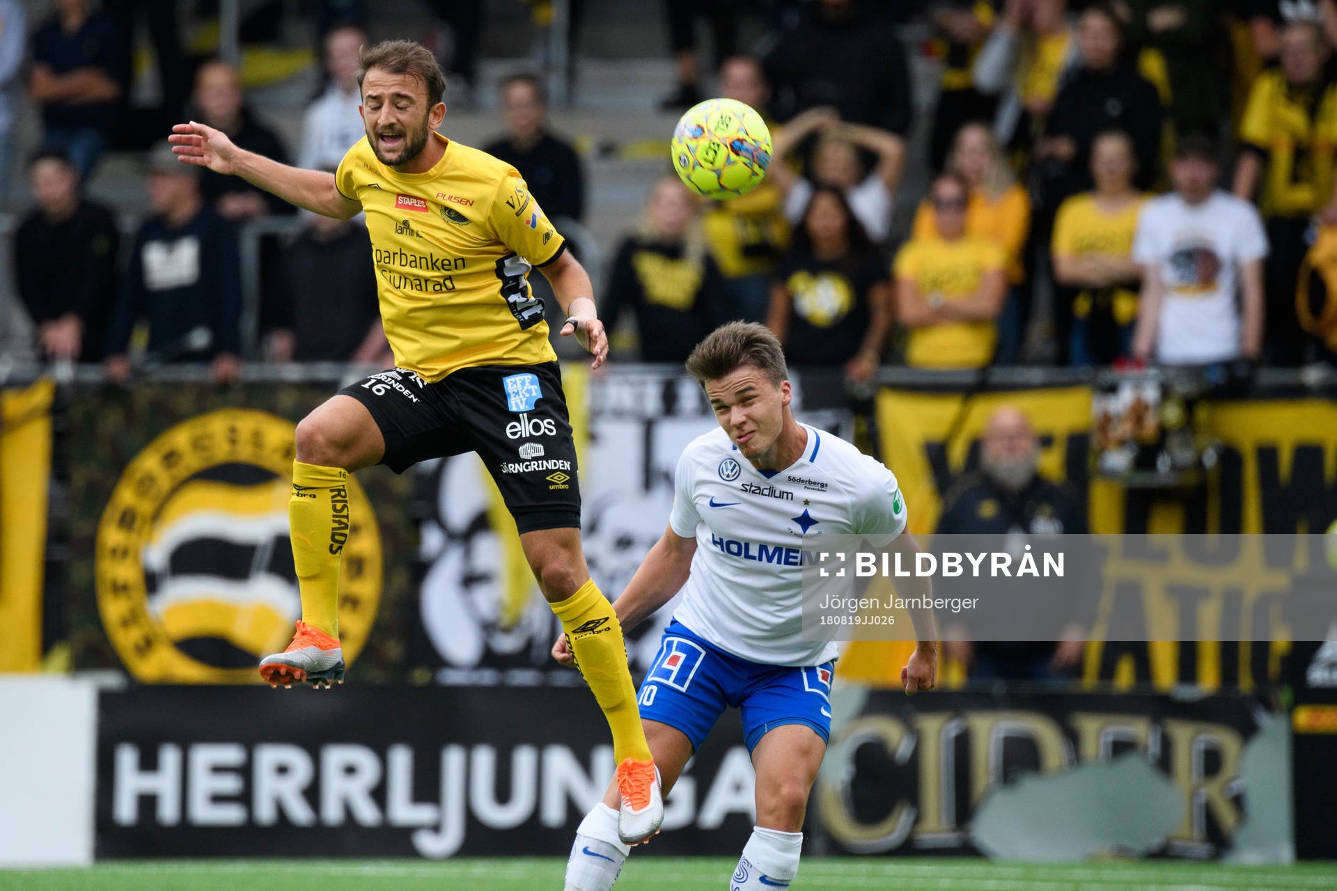 Elfsborgs Robert Gojani och Norrköpings Simon Skrabb