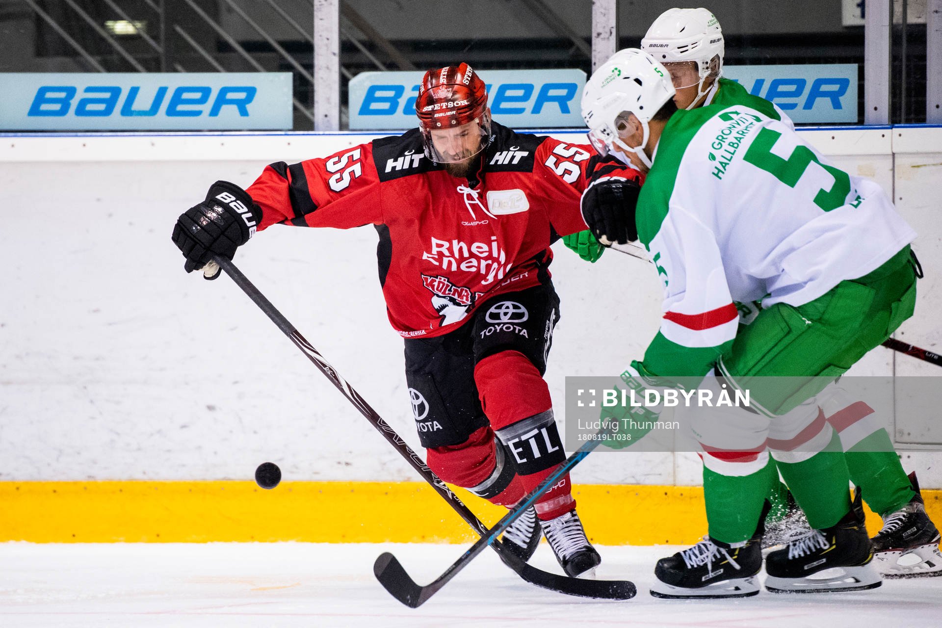 Rögles Alen Bibic och Kölns Felix Schutz