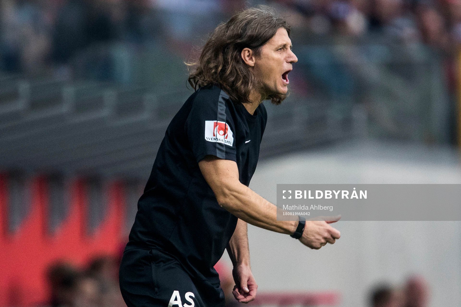 Landskronas tränare Agim Sopi  under fotbollsmatchen i Superettan mellan Helsingborg och Landskrona den 19 augusti 2018 i Helsingborg.
