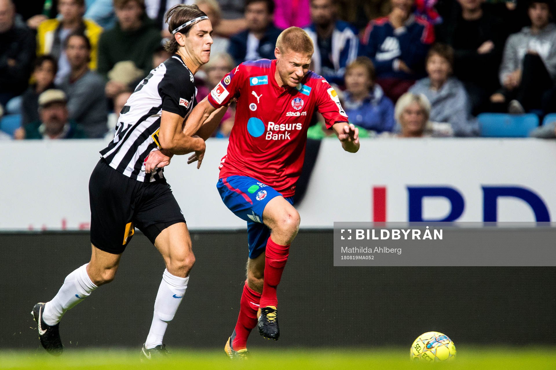 Landskronas Adi Nalic och Helsingborgs Markus Holgersson