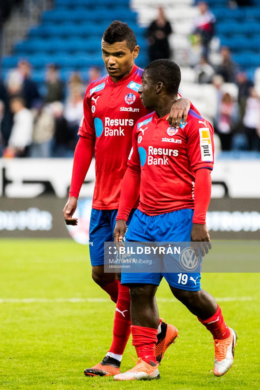 Helsingborgs Wanderson Do Carmo och Thierry Zahui under fotbollsmatchen i Superettan mellan Helsingborg och Landskrona den 19 augusti 2018 i Helsingborg.