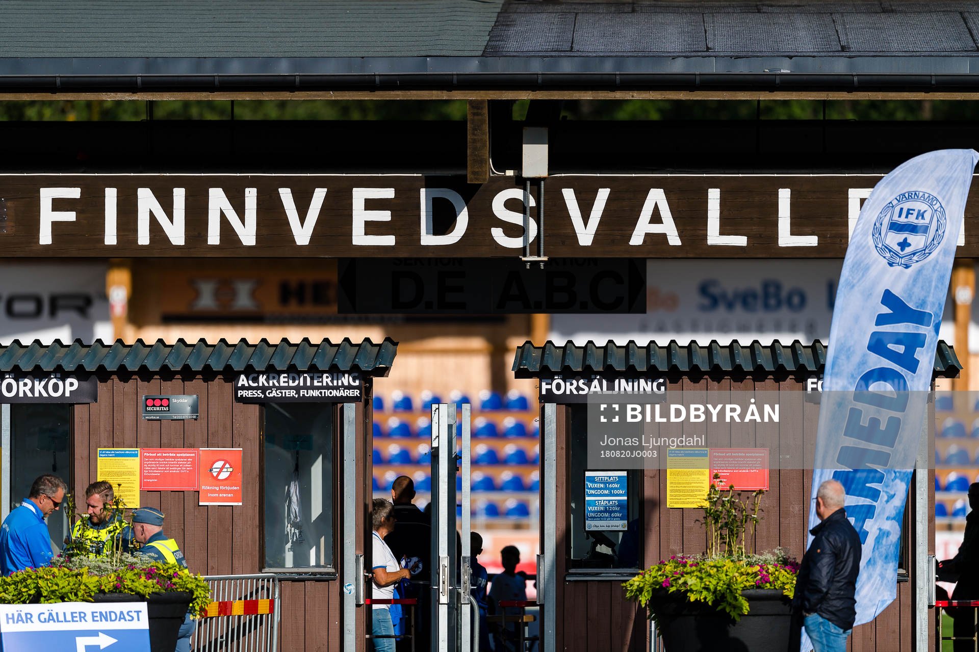 Entré till Finnvedsvallen före fotbollsmatchen i
