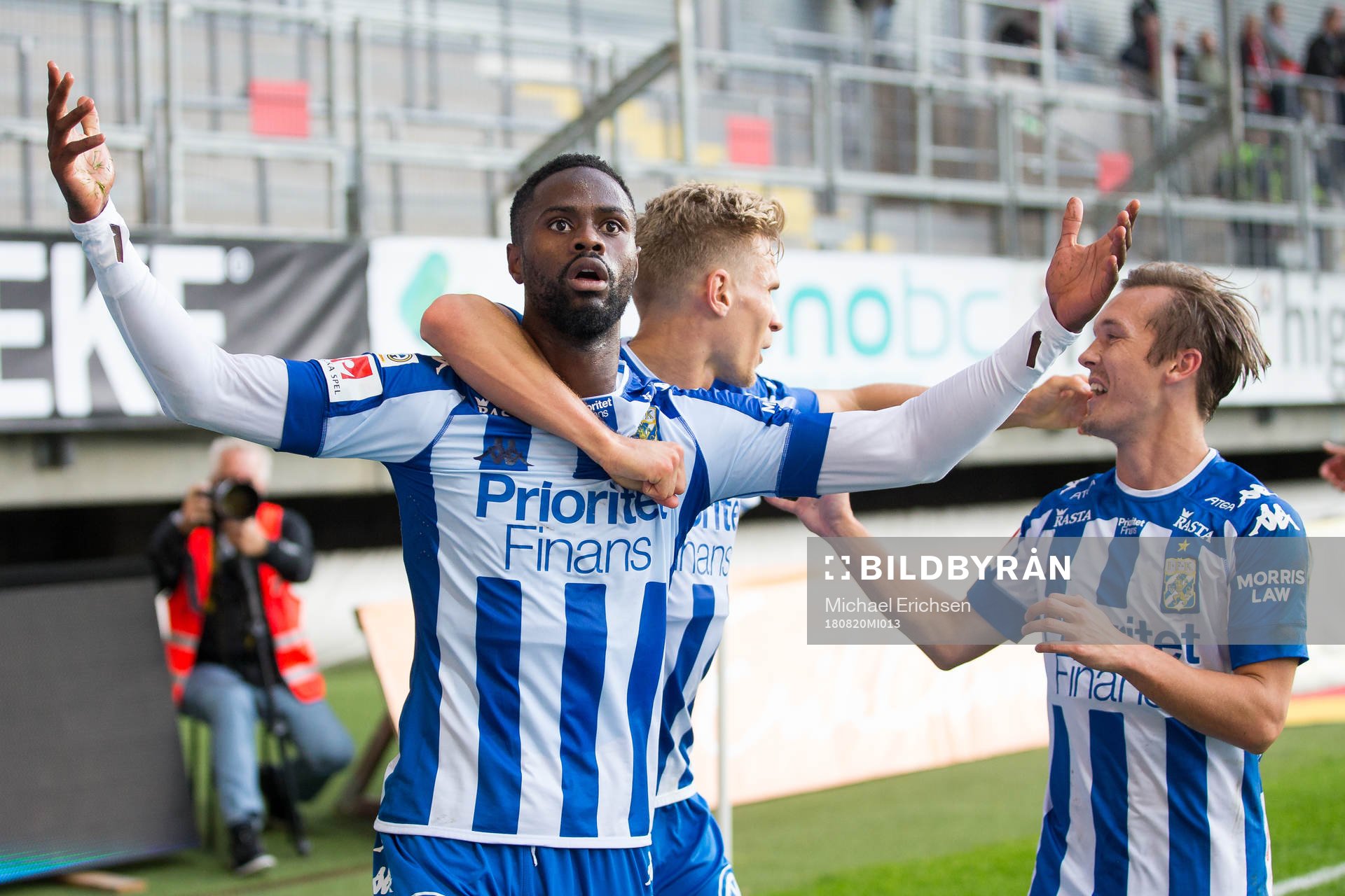 IFK Göteborgs Vajebah Kaliefah Sakor jublar med Carl