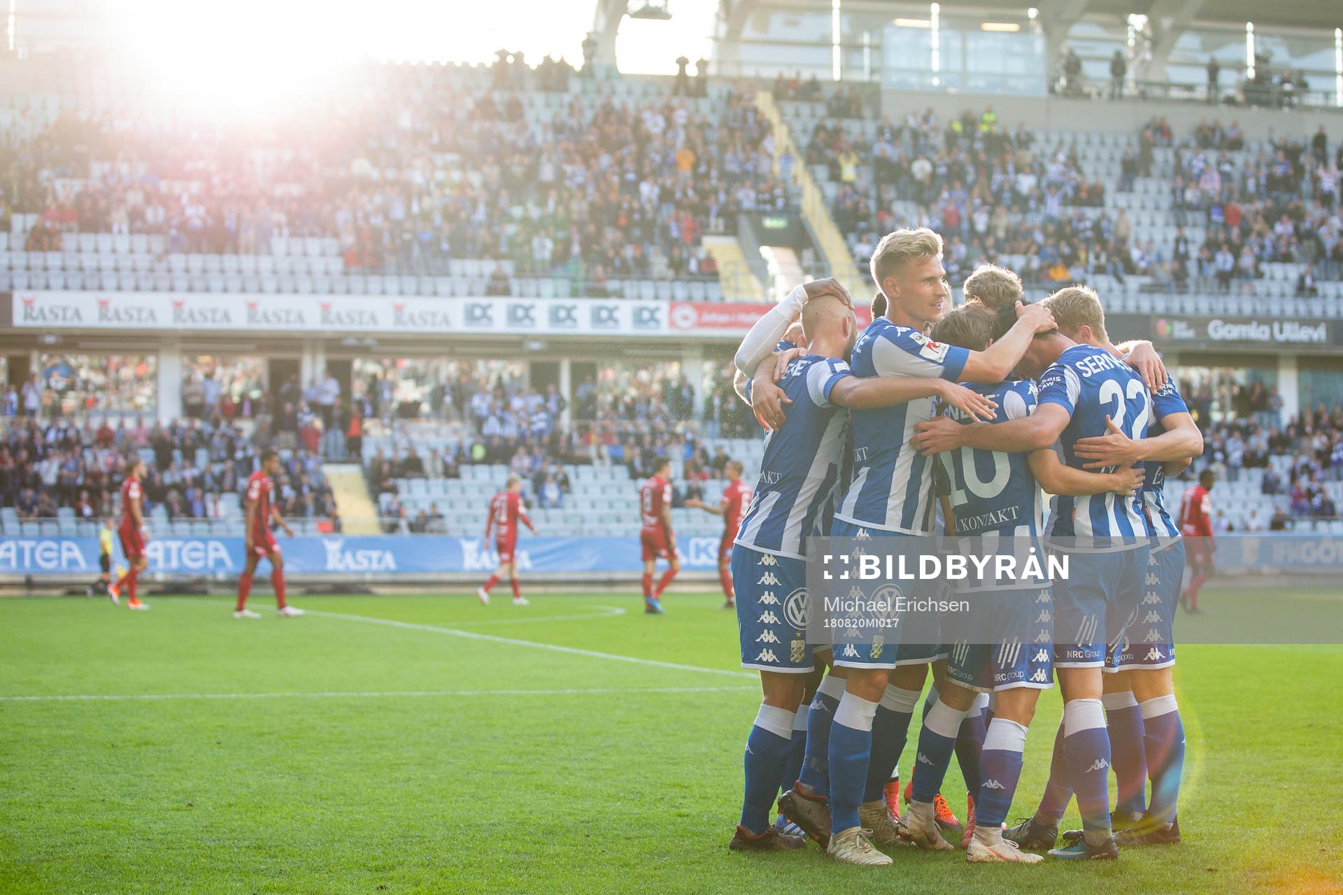 IFK Göteborgs Giorgi Kharaishvili jublar med lagkamrater