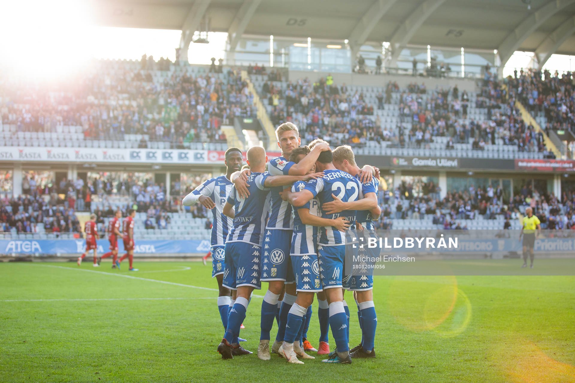 IFK Göteborgs Giorgi Kharaishvili jublar med lagkamrater