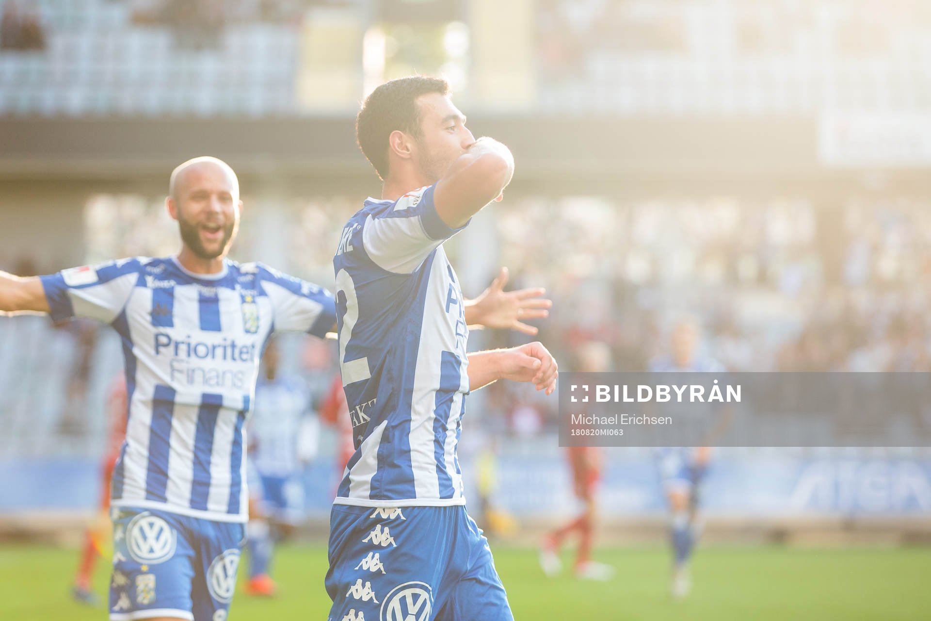 IFK Göteborgs Giorgi Kharaishvili jublar med Robin Söder