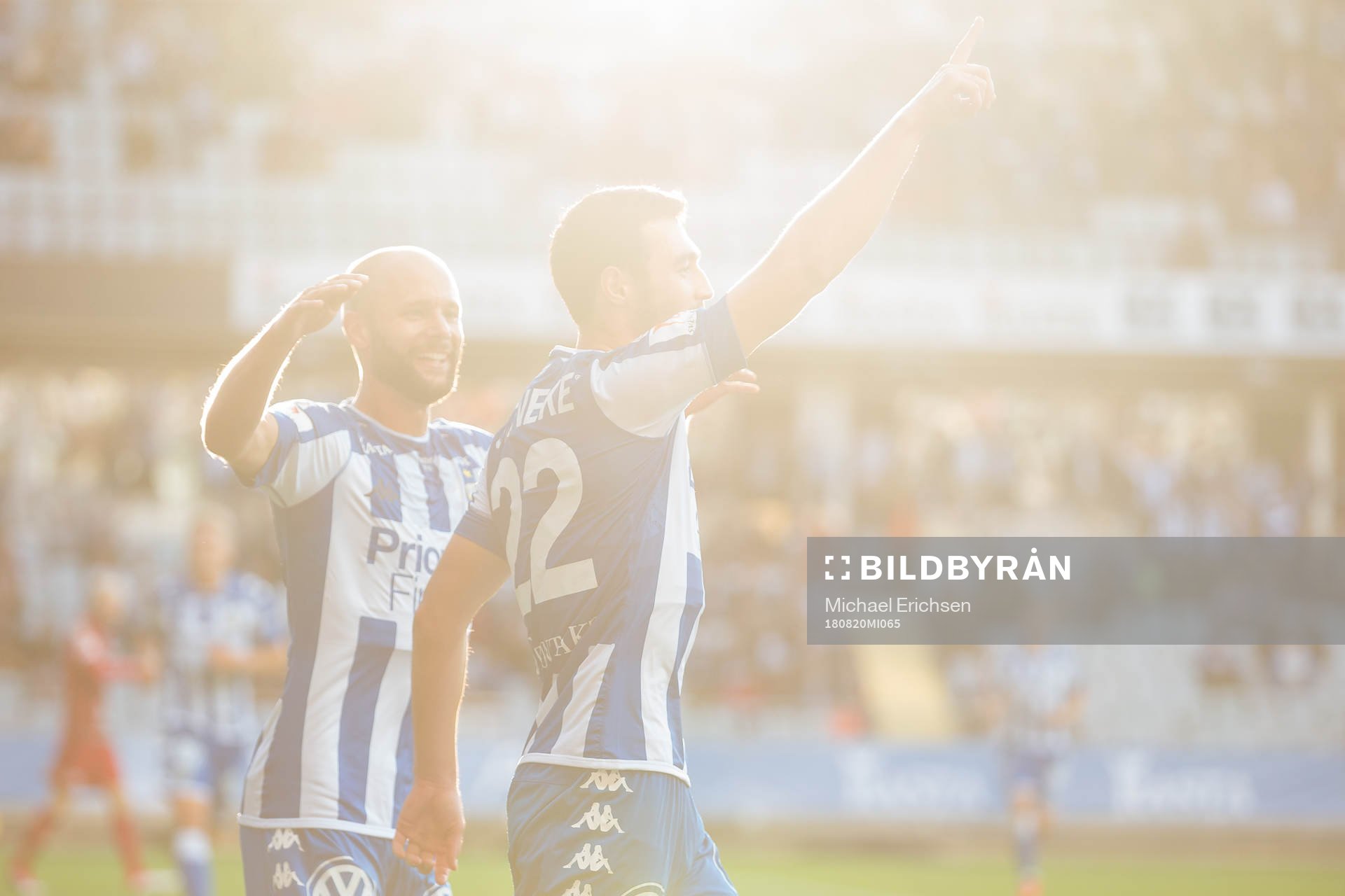 IFK Göteborgs Giorgi Kharaishvili jublar med Robin Söder