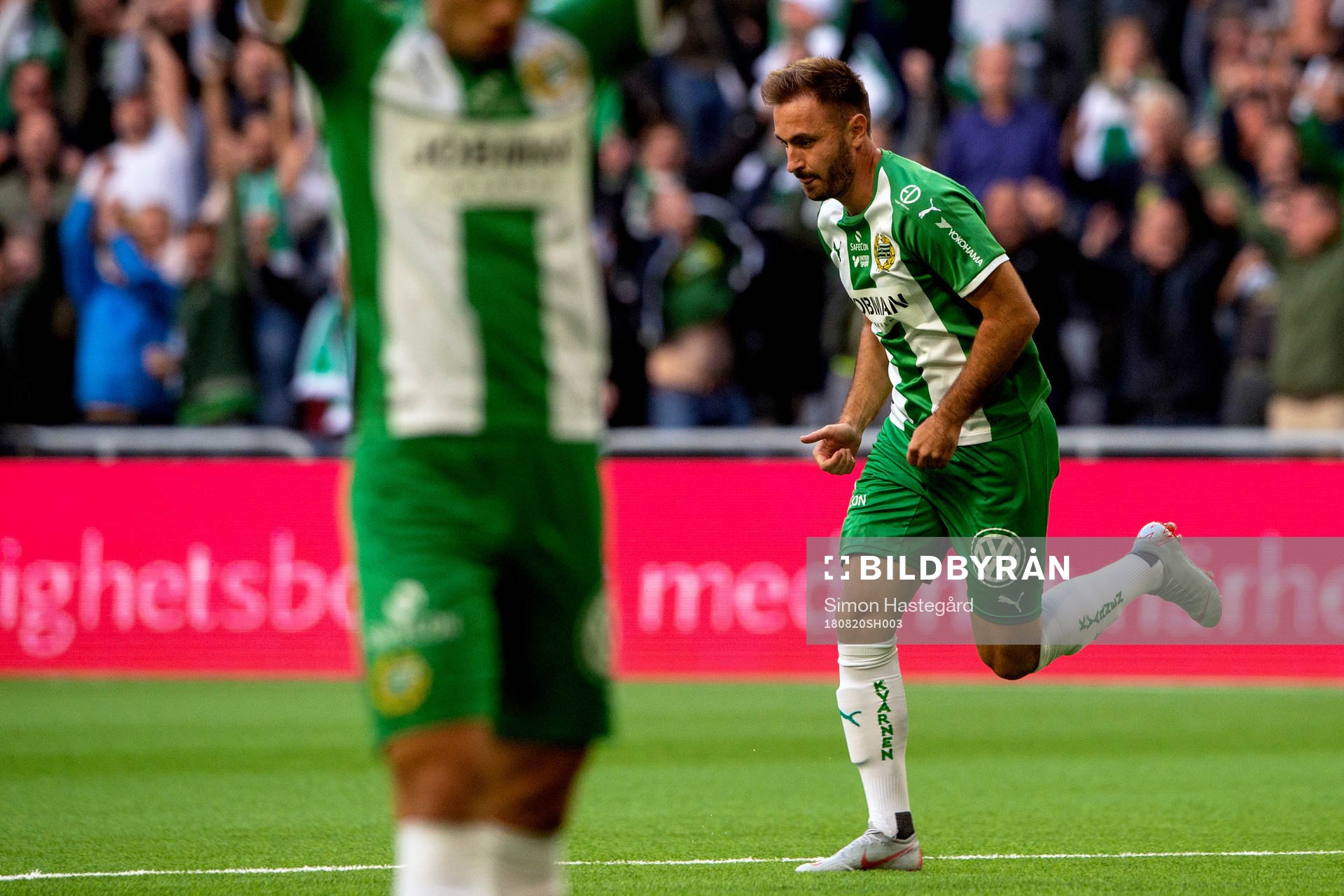 Hammarbys Muamer Tankovic jublar efter 1-0 under fotbollsmatchen i Allsvenskan mellan Hammarby och Örebro den 20 augusti 2018 i Stockholm.