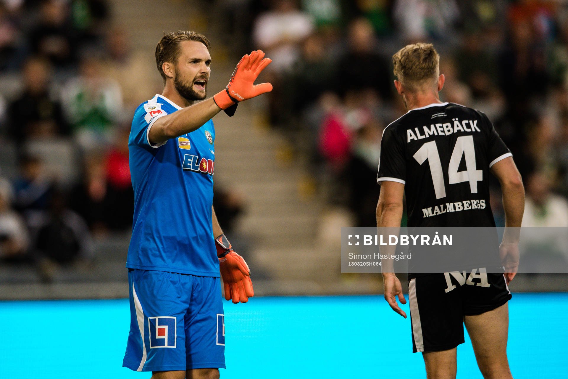 Örebros målvakt Oscar Jansson och Michael Almebäck