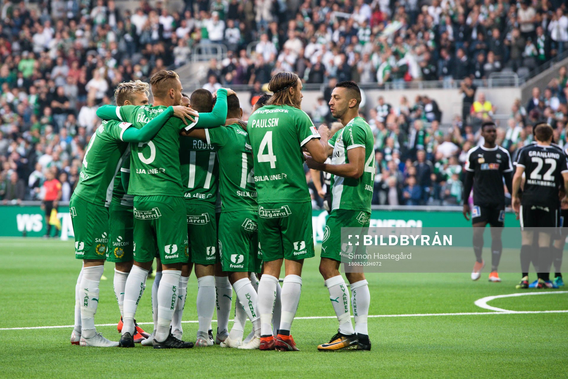 Hammarbys spelare jublar