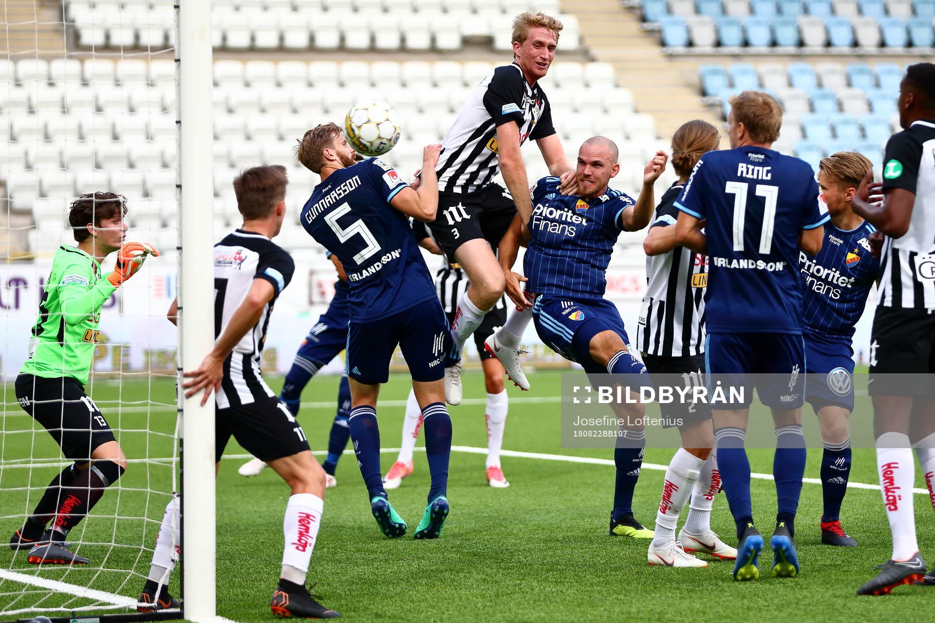 Djurgårdens Marcus Danielson nickar in mål 0-2