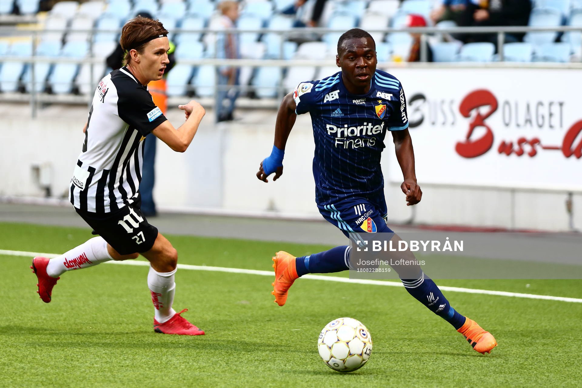 Djurgårdens Edward Chilufya mot Sylviaspelare