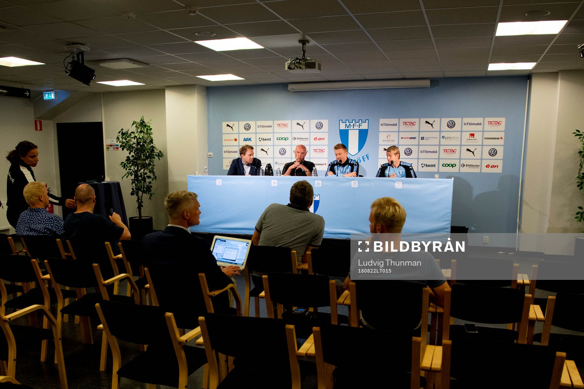 Press officer Peter Åhlander, head coach Uwe Rösler,