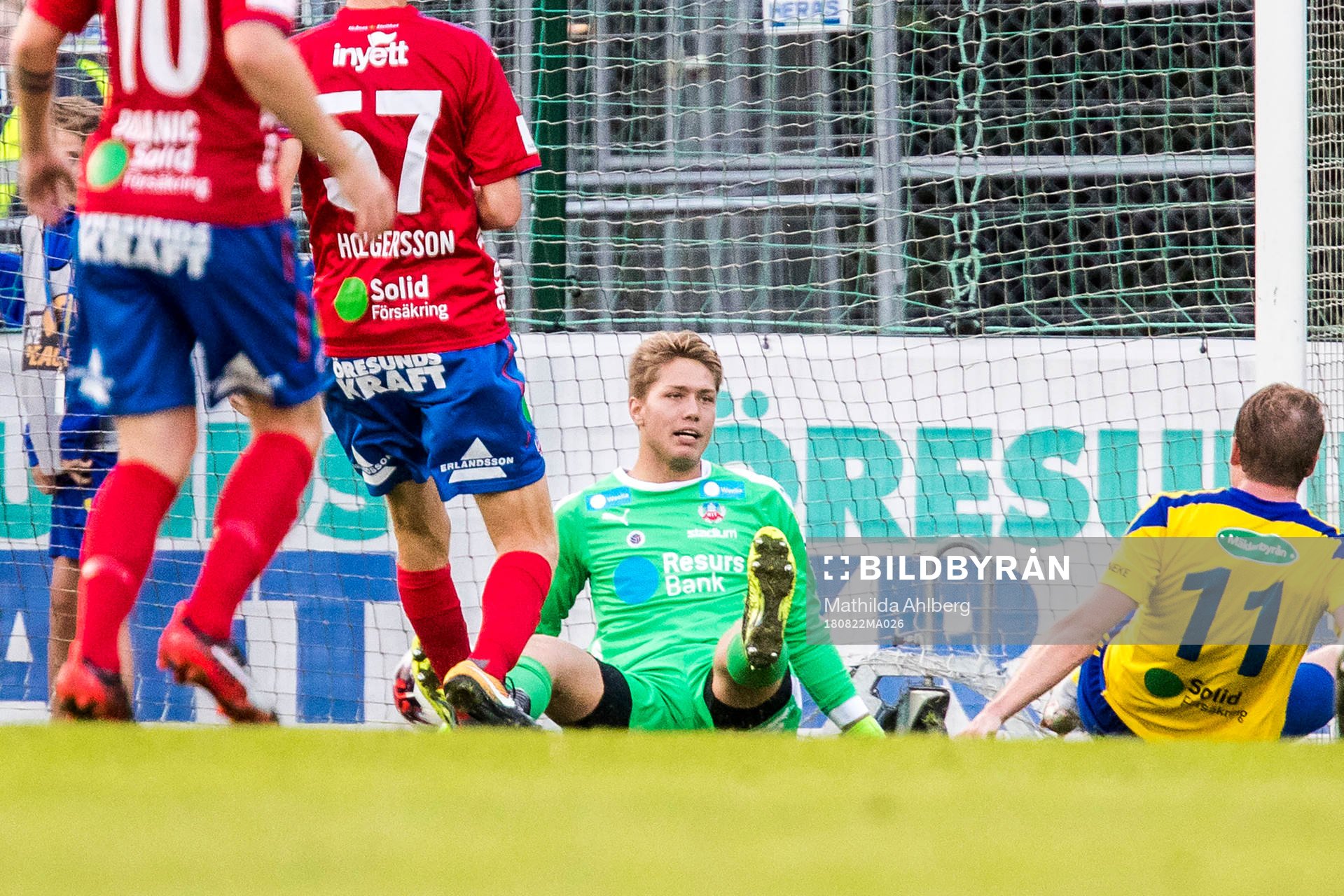 Helsingborgs målvakt Kalle Joelsson deppar