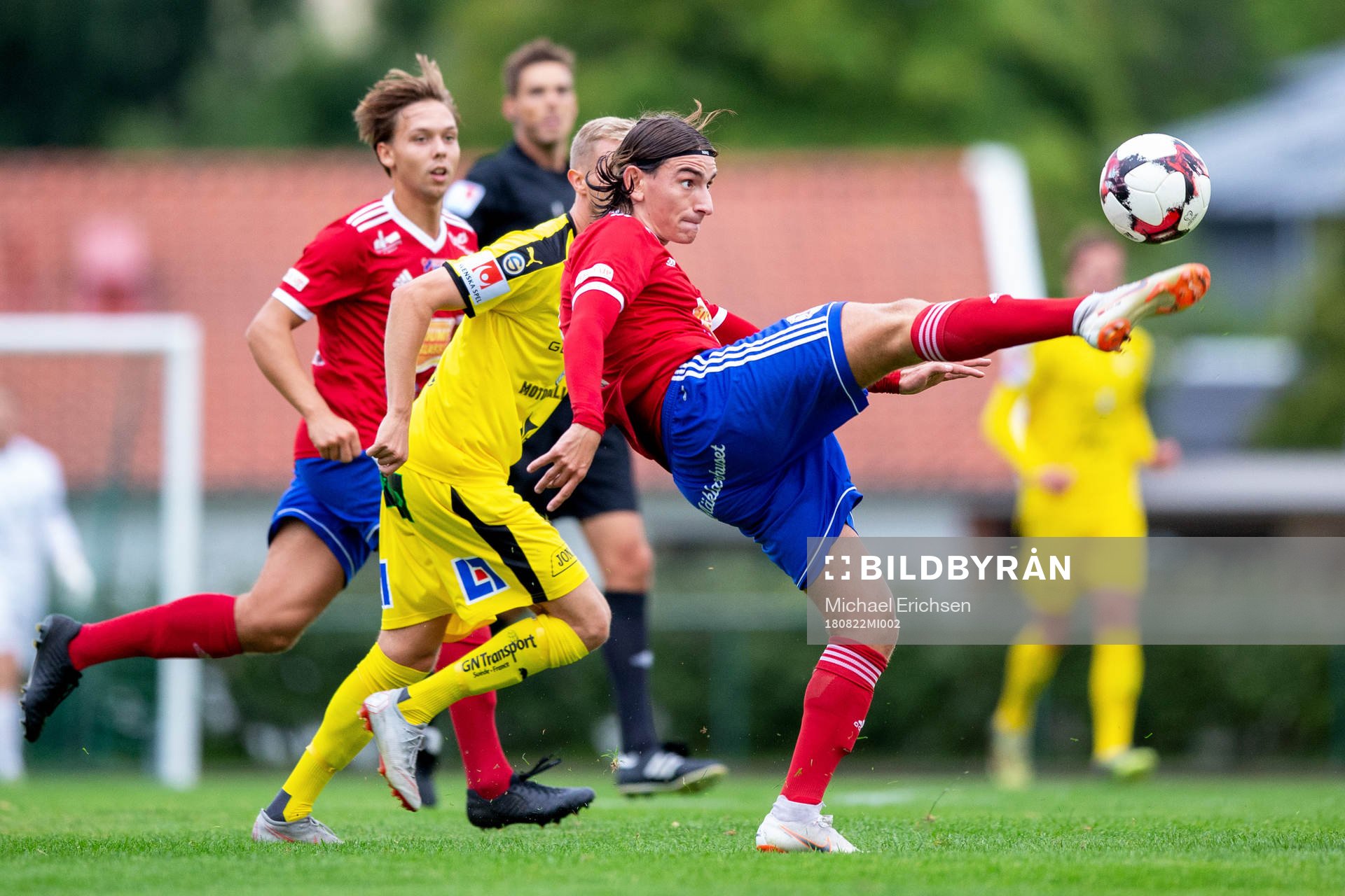 Sävedalens Florian Brahimi under fotbollsmatchen i Svenska cupen mellan Sävedalen och Halmstad den 22 augusti 2018 i Göteborg.