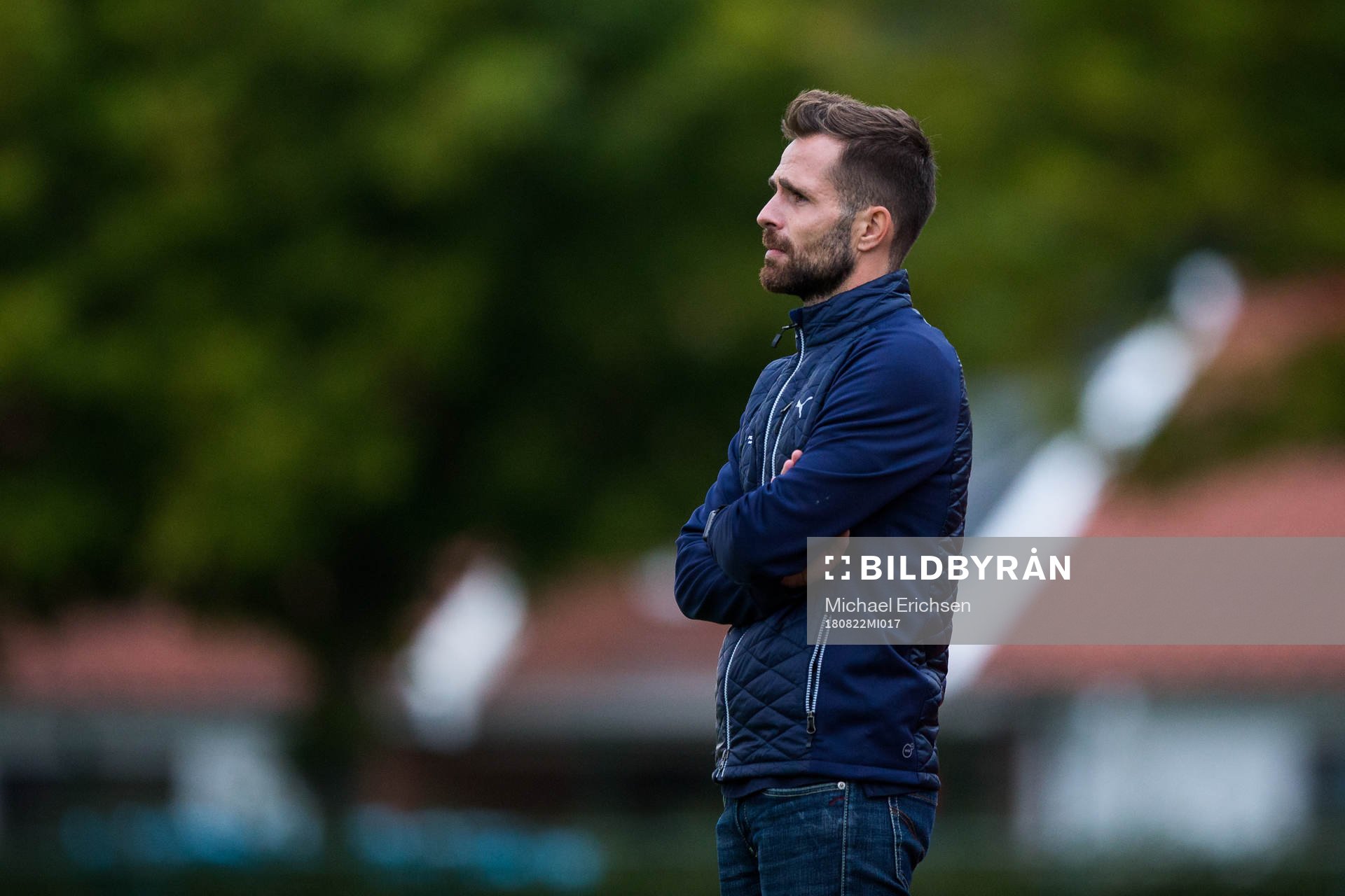 Halmstads tränare Igor Krulj under fotbollsmatchen i Svenska cupen mellan ISävedalen och Halmstad den 22 augusti 2018 i Göteborg.