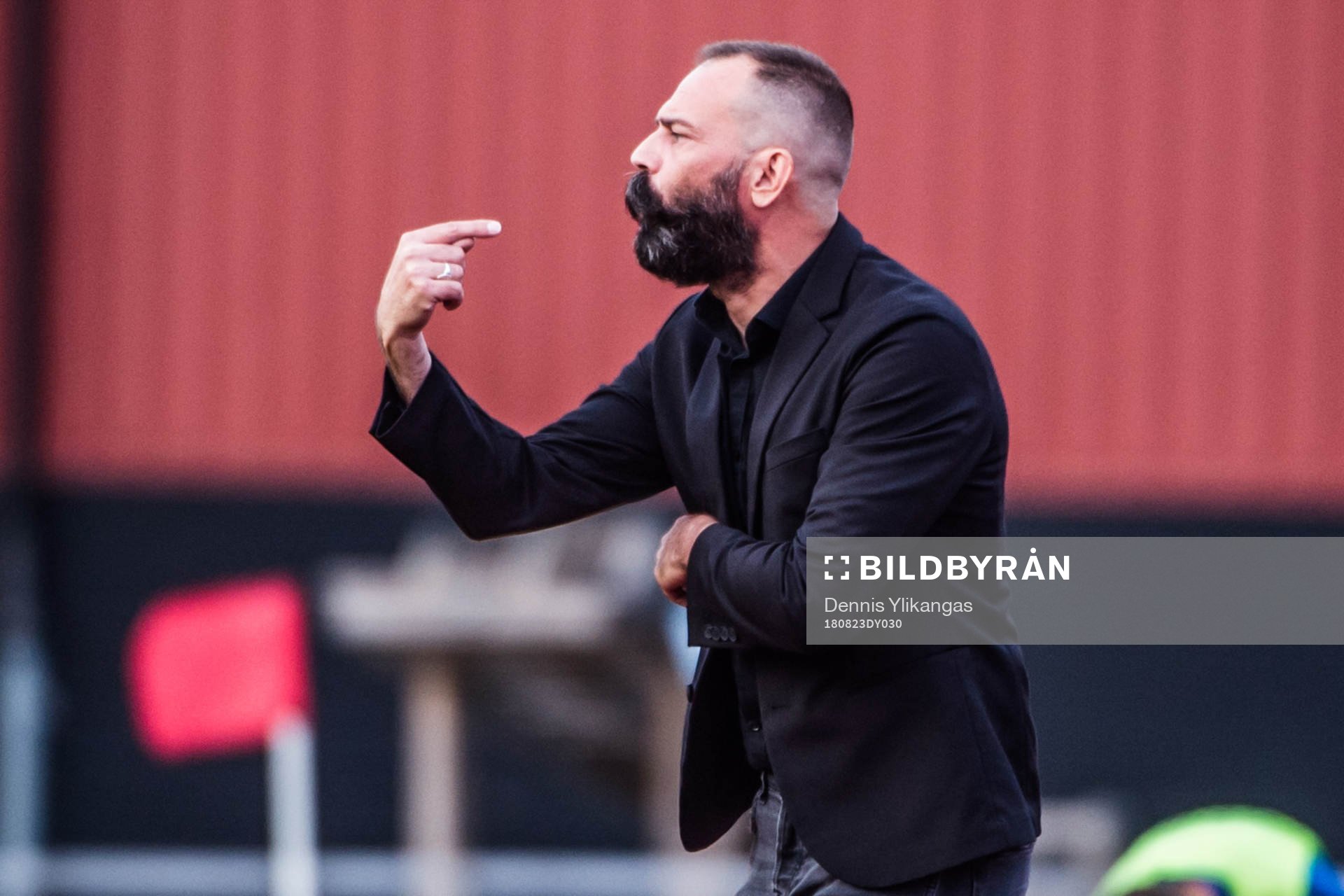 Akropolis Huvudtränare Konstantinos Panagopoulos under fotbollsmatchen i Svenska Cupen mellan Akropolis och Örebro den 23 augusti 2018 i Stockholm.