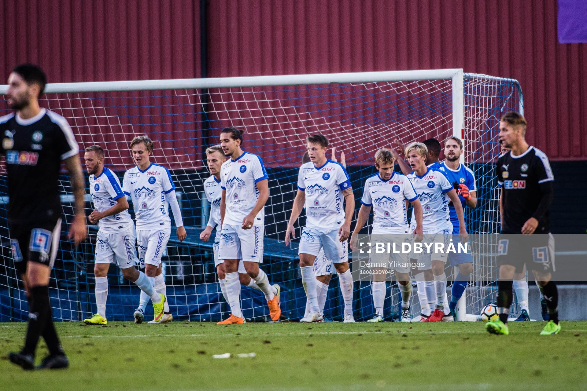 Akropolis firar efter 1-1 målet av 12 Nicklas Lindqvist under fotbollsmatchen i Svenska Cupen mellan Akropolis och Örebro den 23 augusti 2018 i Stockholm.