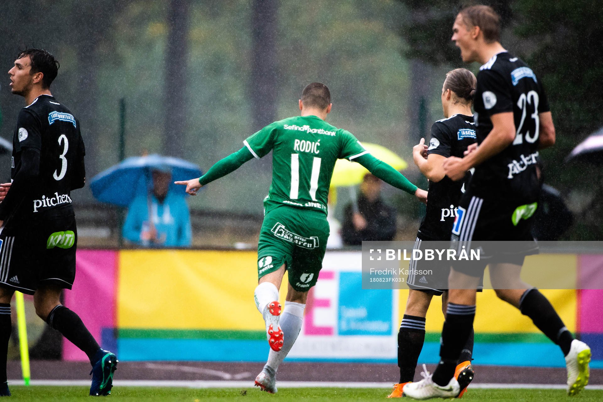 Hammarbys Vladimir Rodic jublar