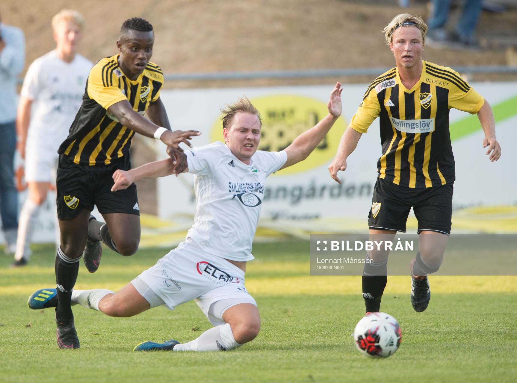 IFK Hässleholms Carl Mujaguzi och Gustaf Lindroth i