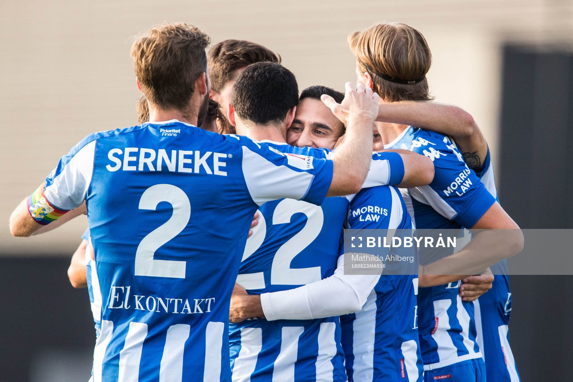 IFK Göteborgs Sargon Abraham jublar med lagkamrater