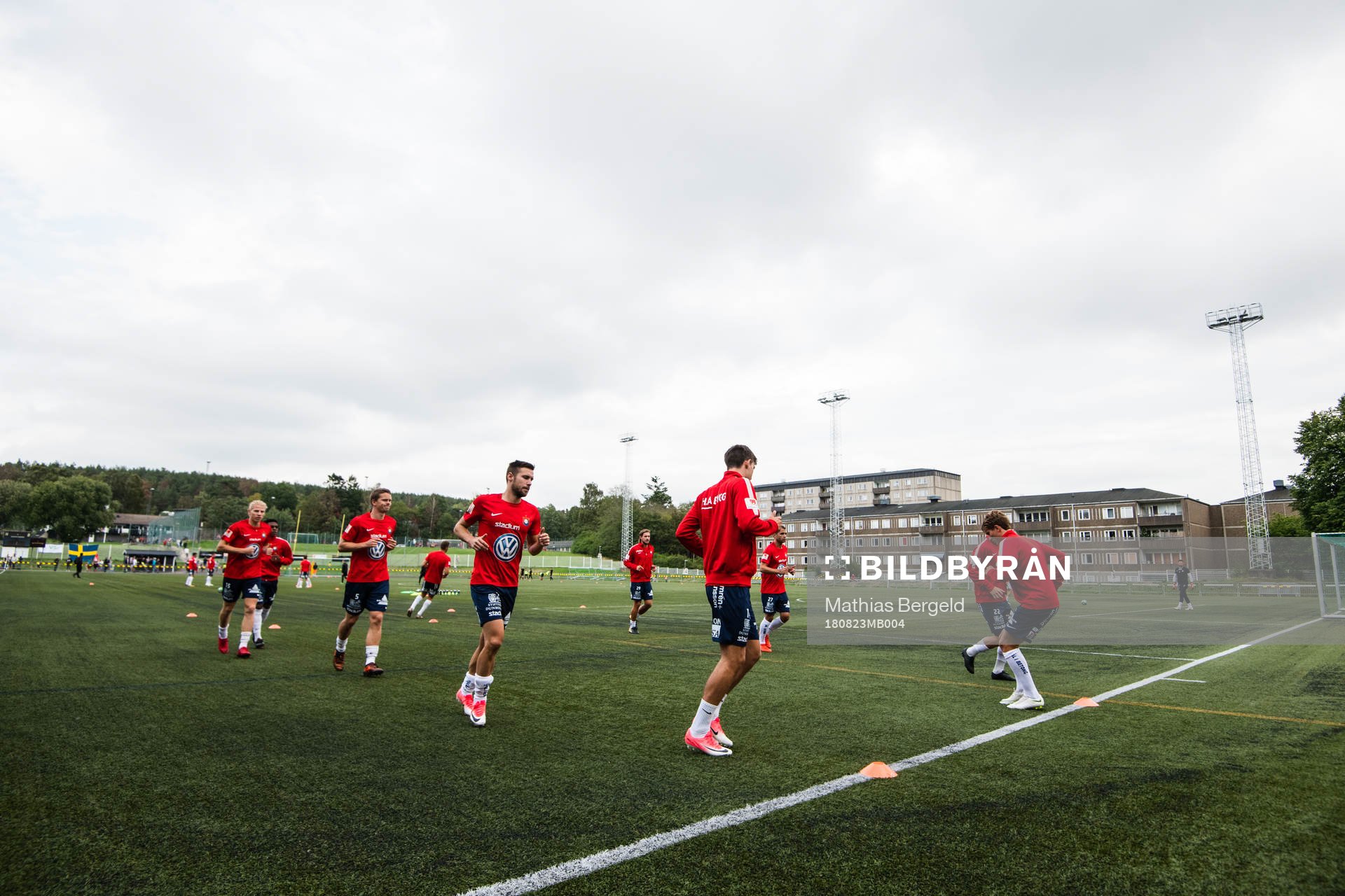 Örgrytes spelare värmer upp