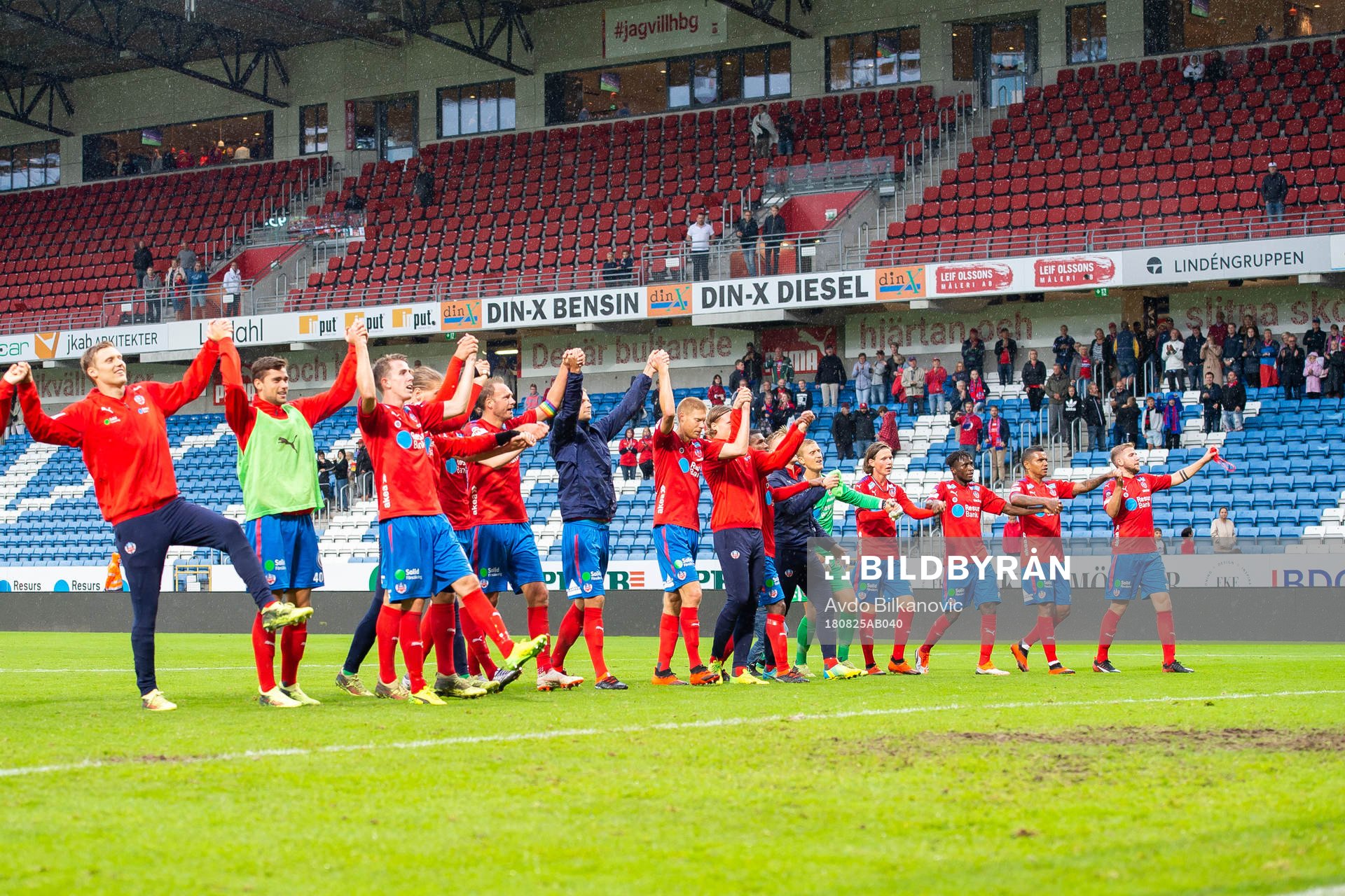 Helsingborgs spelare tackar publiken