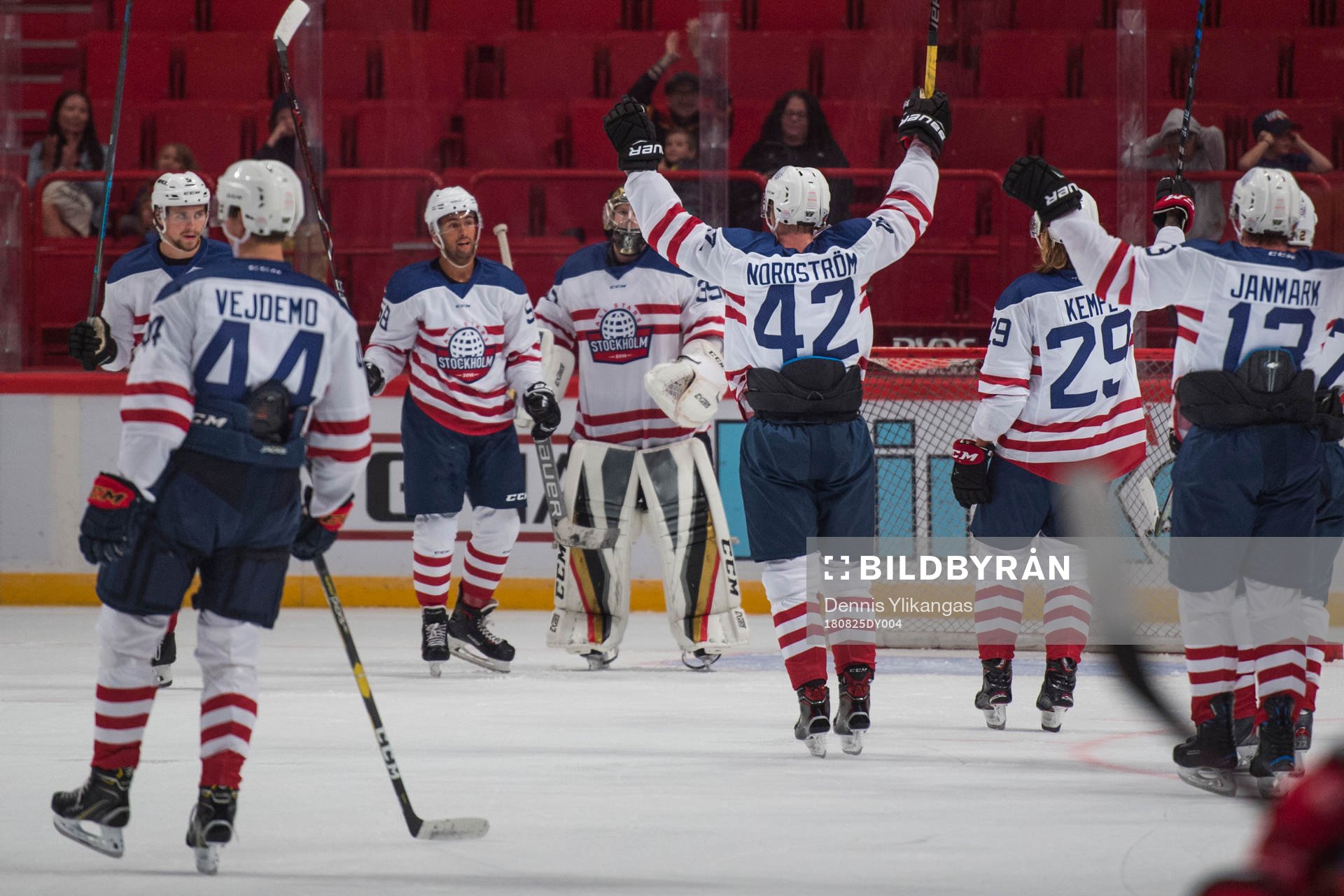 All-Stars Syd firar vinsten i välgörenhetsturneringen All