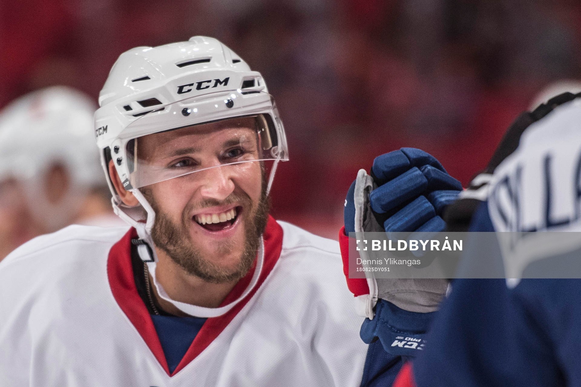 back Fredrik Claesson firar ett mål