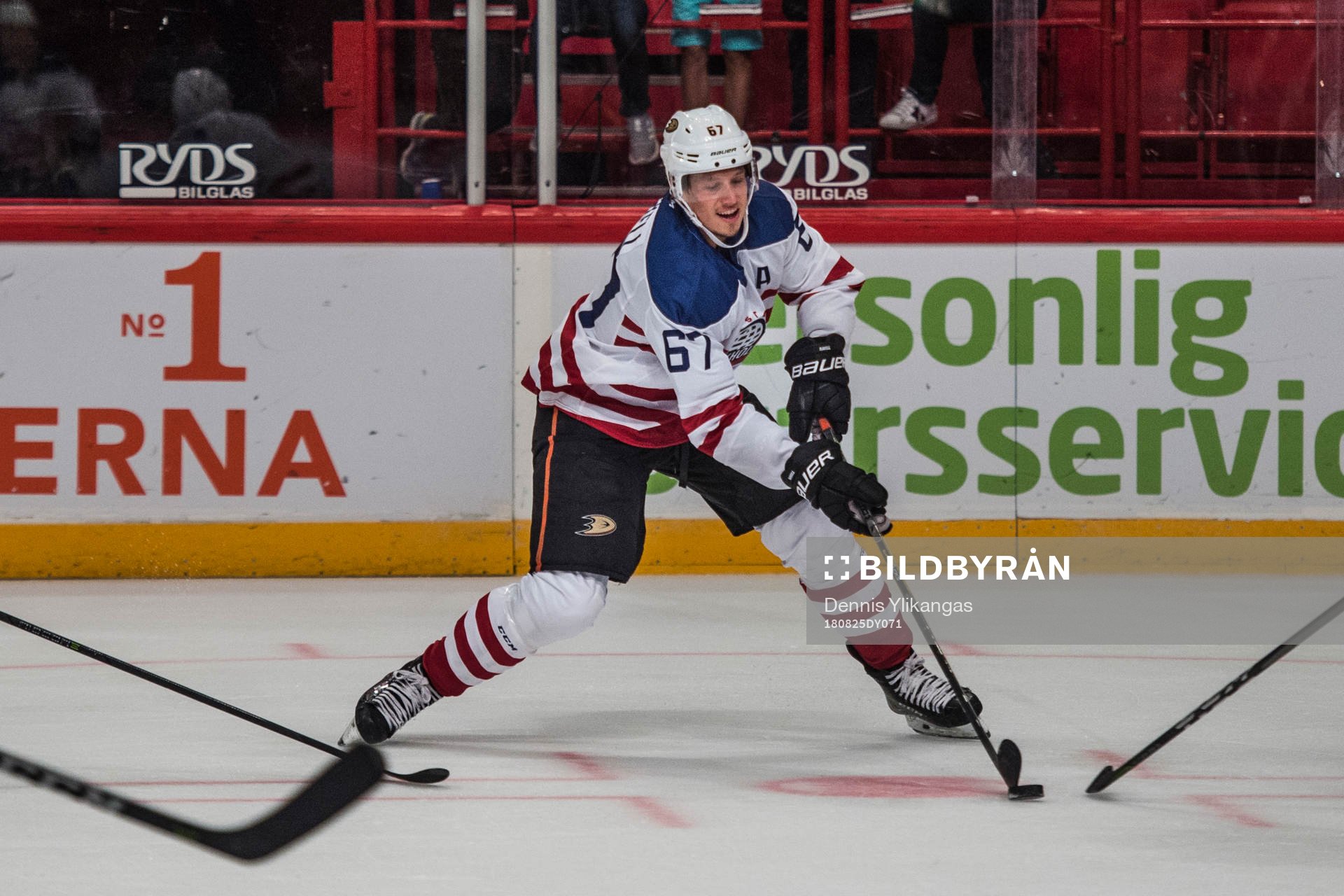 forward Rikard Rakell