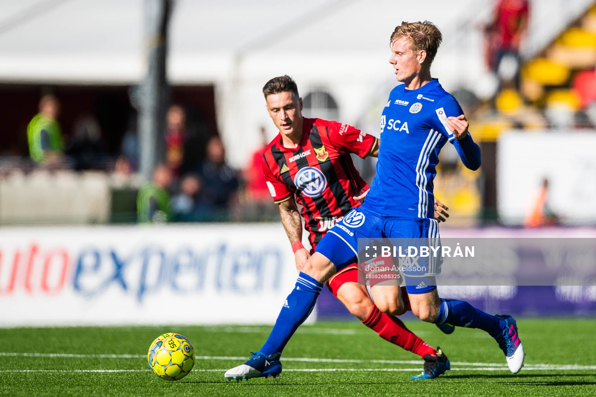 Sundsvalls Eric Björkander och Östersunds Jamie Hopcutt i
