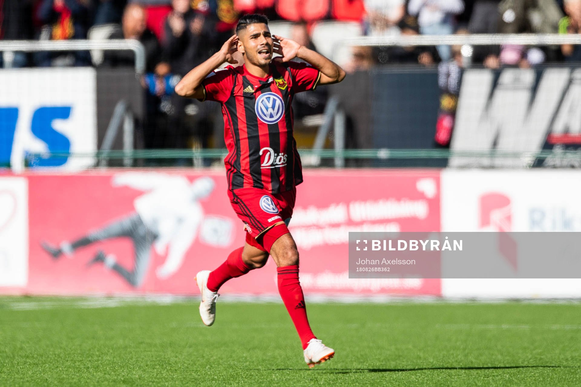 Östersunds Hosam Aiesh jublar