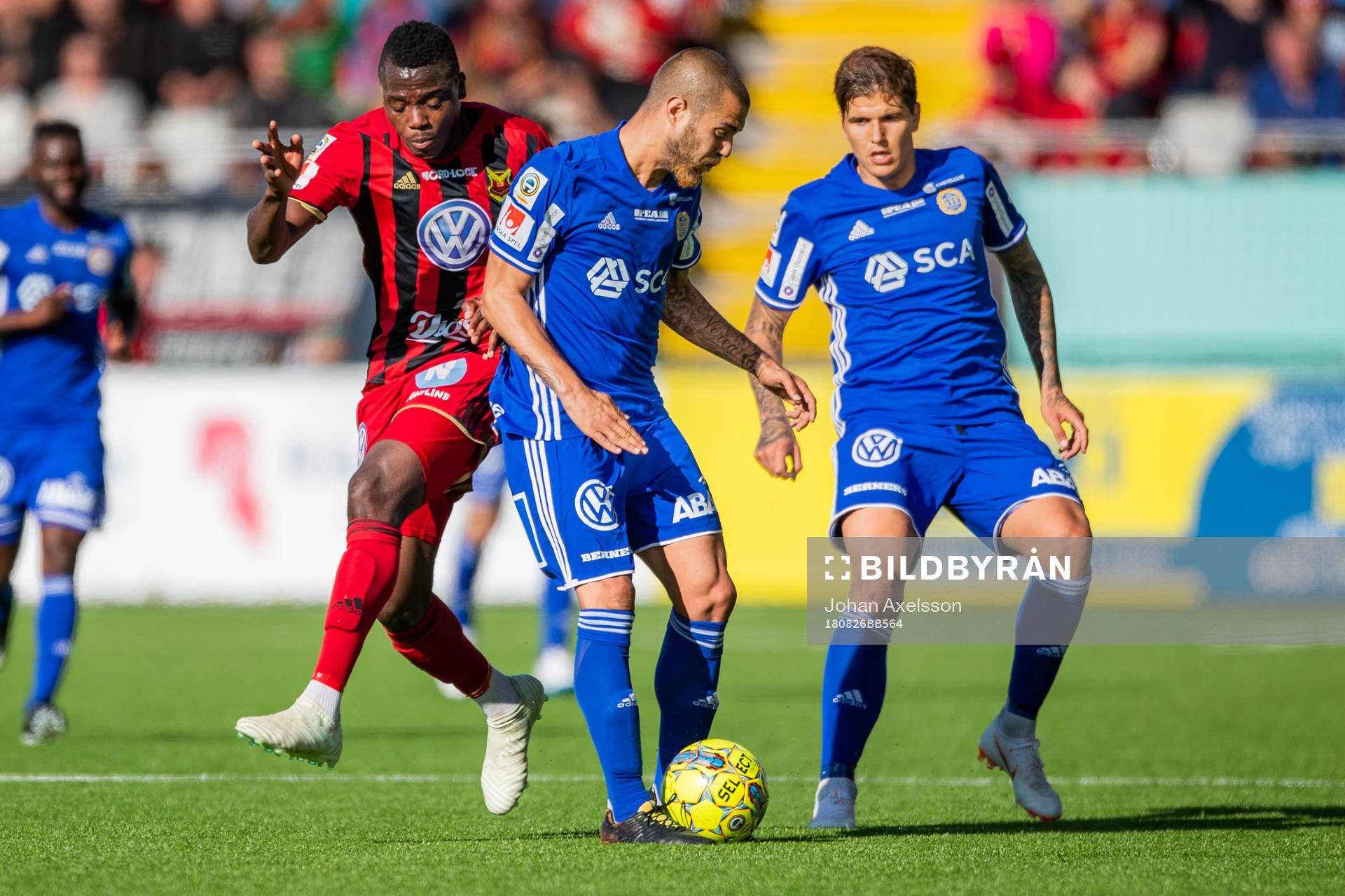 Östersunds Patrick Kpozo och Sundsvalls Juan Jose