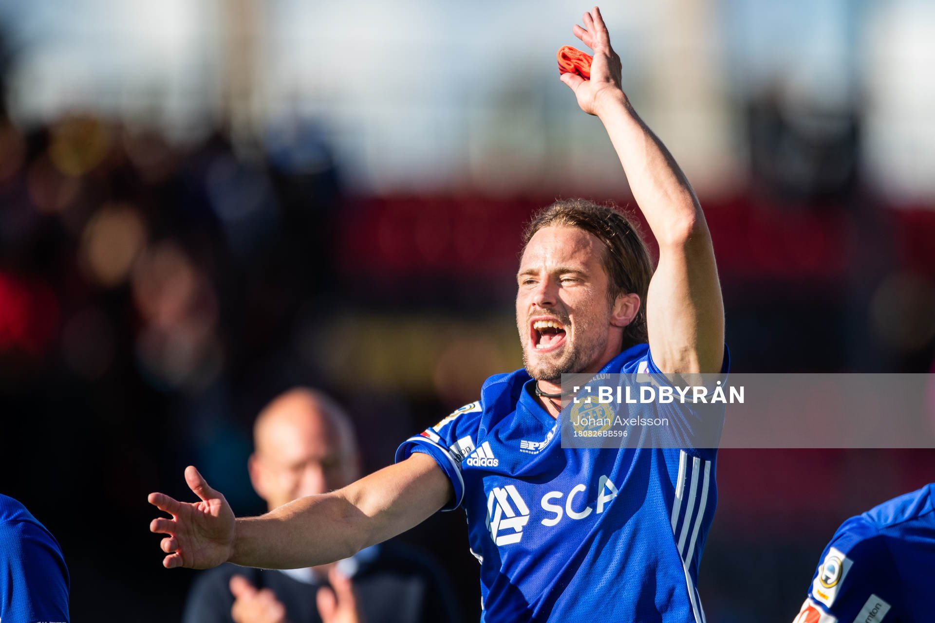 Sundsvalls Linus Hallenius jublar